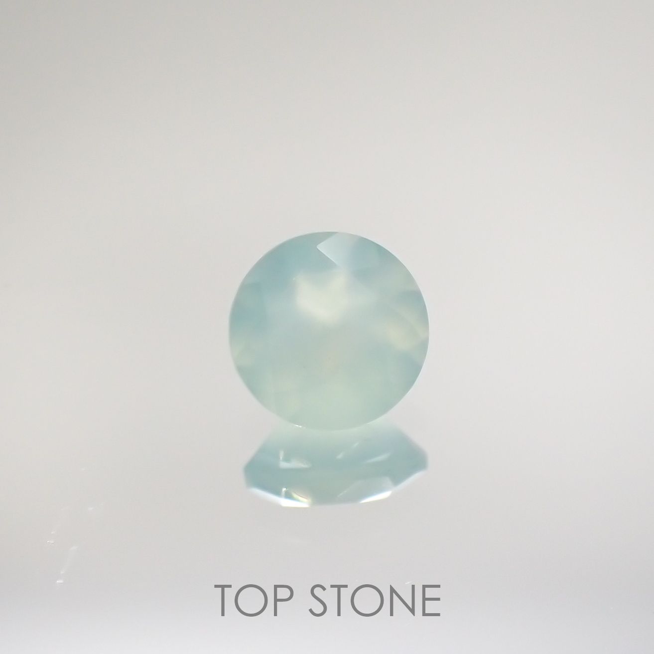 アクアプレーズ(宝石名ブルー グリーン・カルセドニー) 南アフリカ産 0.81ct 識別済[210812352]6.2×6.2mm前後