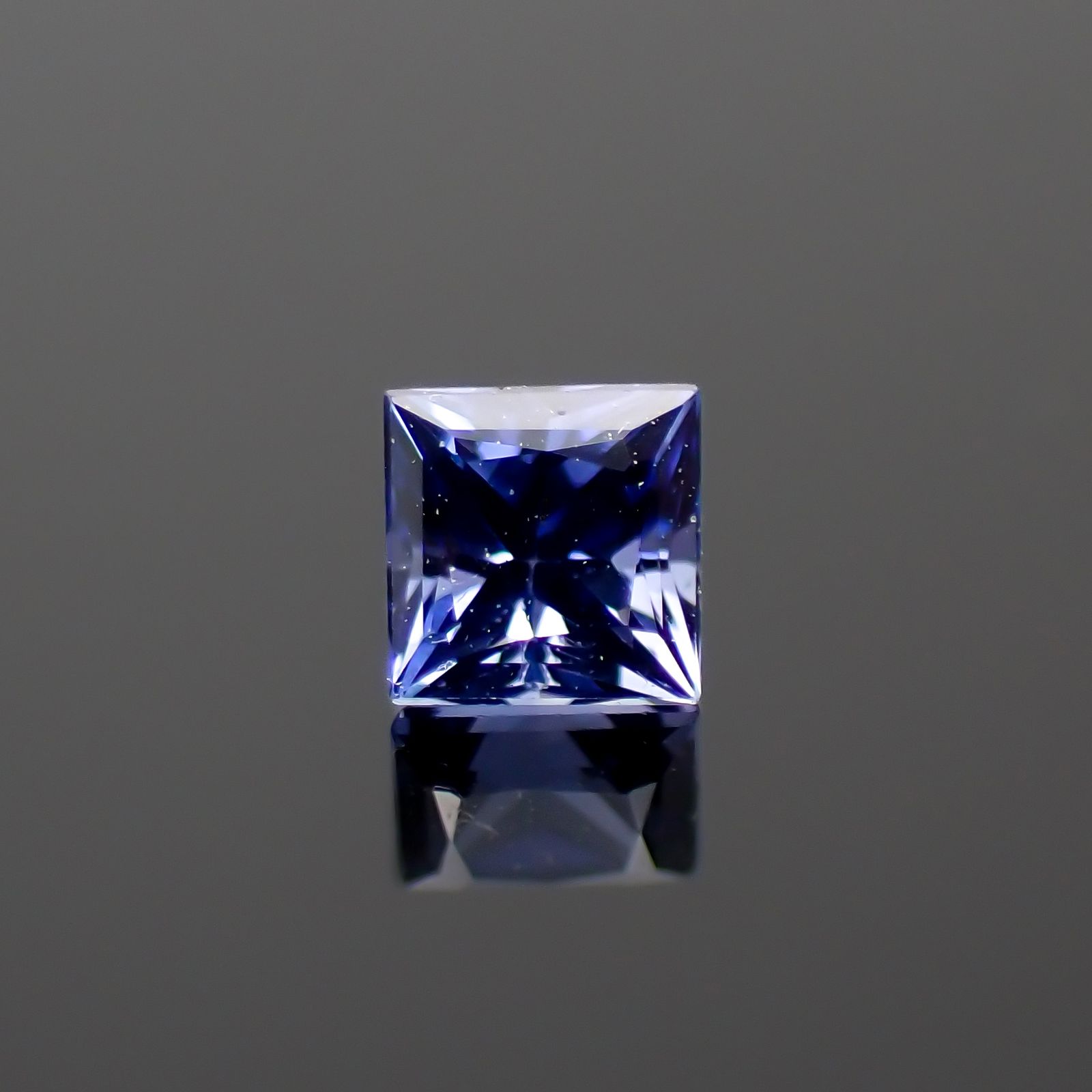 ◇プリンセスカット◇サファイア(宝石名サファイア)スリランカ産 0.14ct 識別済[230622456]2.7x2.6mm前後