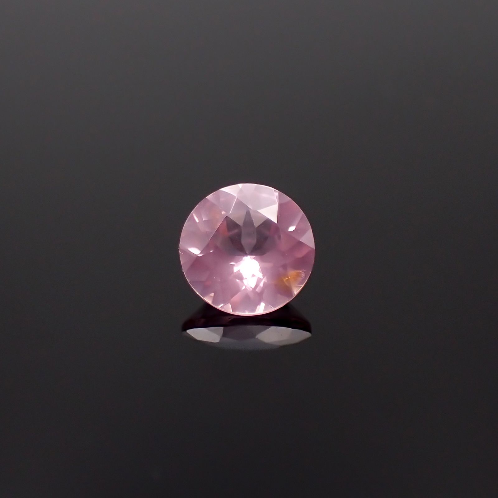 シルキーピンクスピネル タンザニア産 0.41ct[231224958]4.9x4.9mm前後
