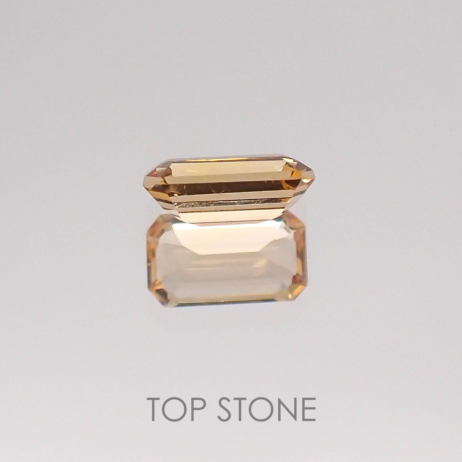 インペリアルトパーズ ブラジル産 ルース 0.38ct[20084374]5.6×3.1mm前後
