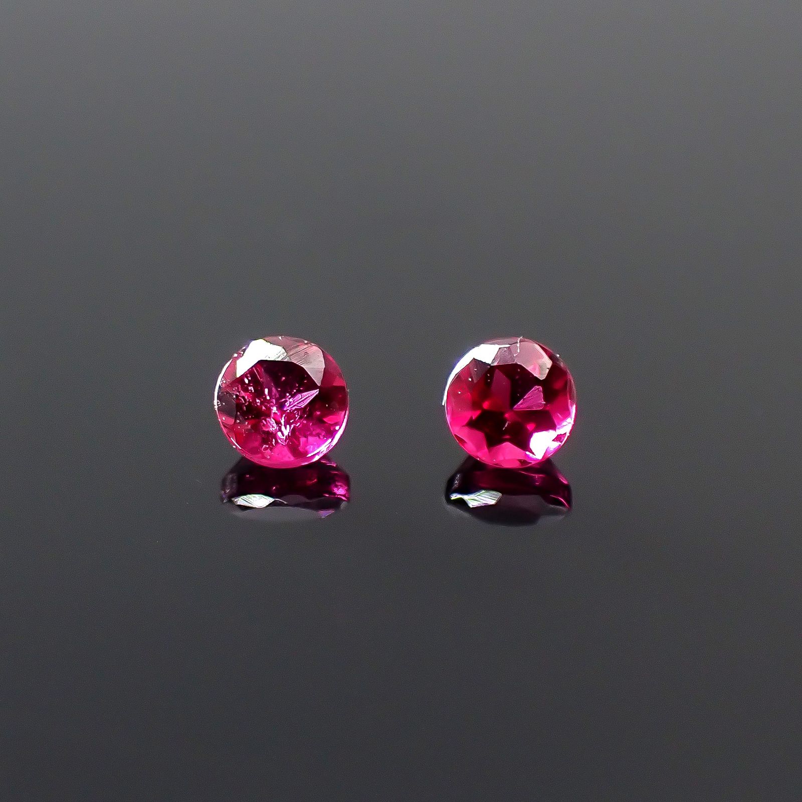 ◇ペアセット◇ルベライト ブラジル産 0.24ct(2pcs合計) / 2.9x2.9mm前後 [251031166]