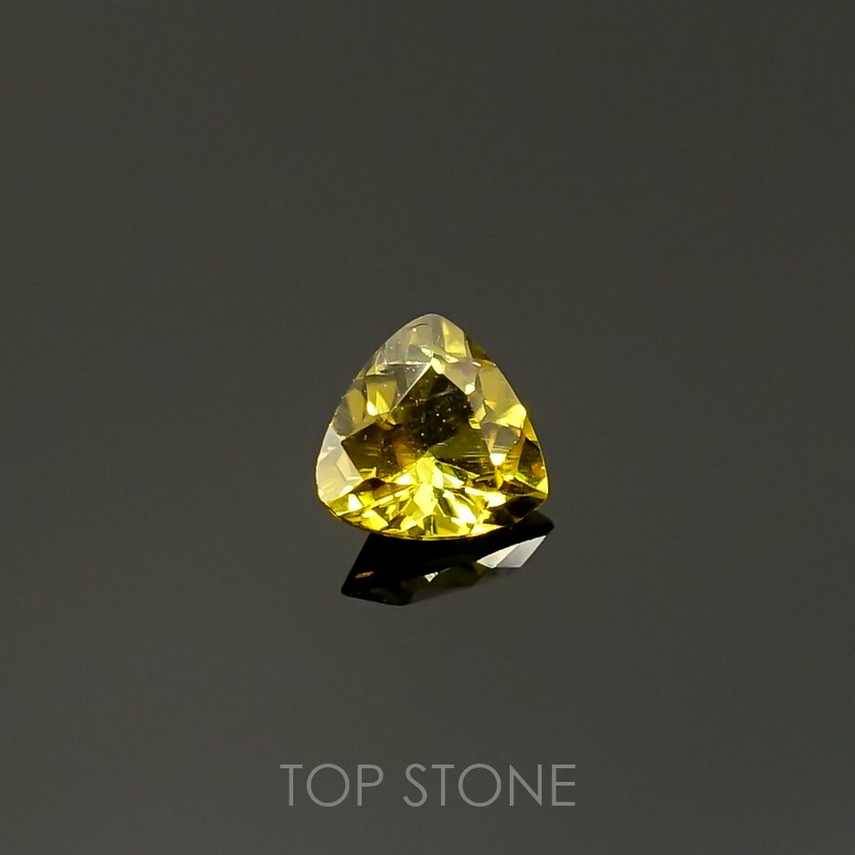 クリノゾイサイト(宝石名クリノゾイサイト)パキスタン産 0.25ct 識別済[220115596]3.9x3.8mm前後