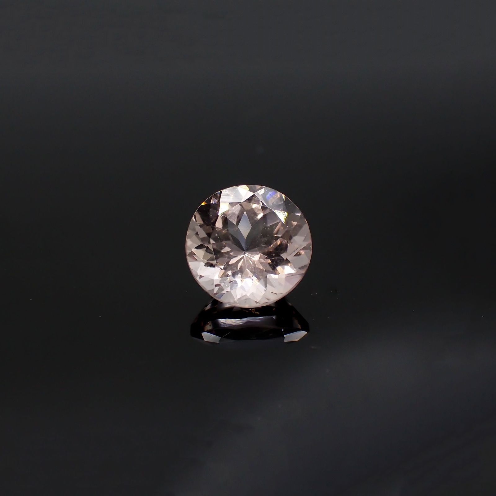 モルガナイト(宝石名モルガナイト)ナイジェリア産 1.94ct 識別済[220717064]8.1x8.1mm前後
