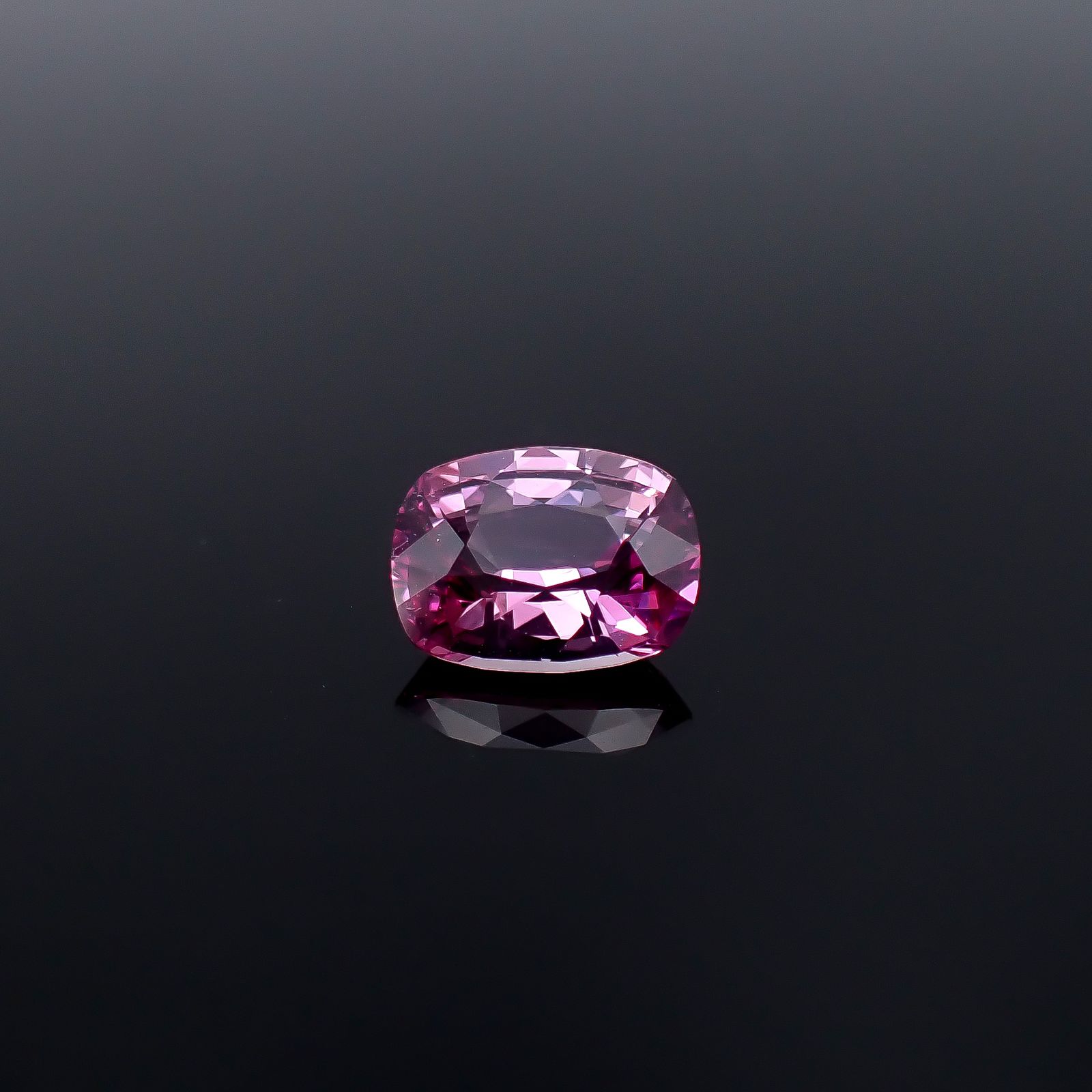 ピンクサファイア 非加熱(宝石名ピンク・サファイア)スリランカ/マダガスカル産 GIT鑑付※リカット前 2.60ct / 9x7.3mm前後 [251231536]