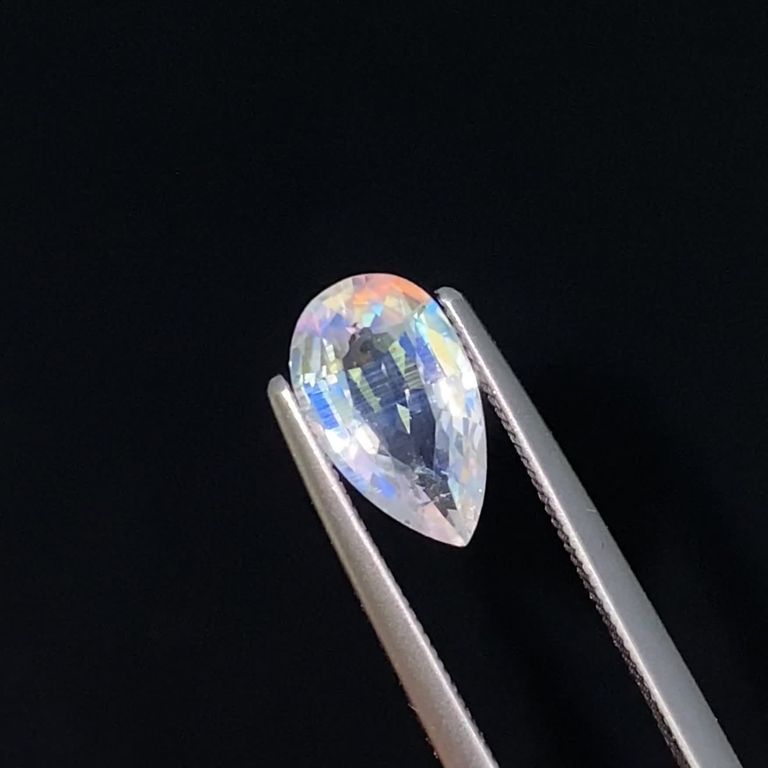 レインボームーンストーン マダガスカル産 1.30ct[240928966]10.2x6mm 