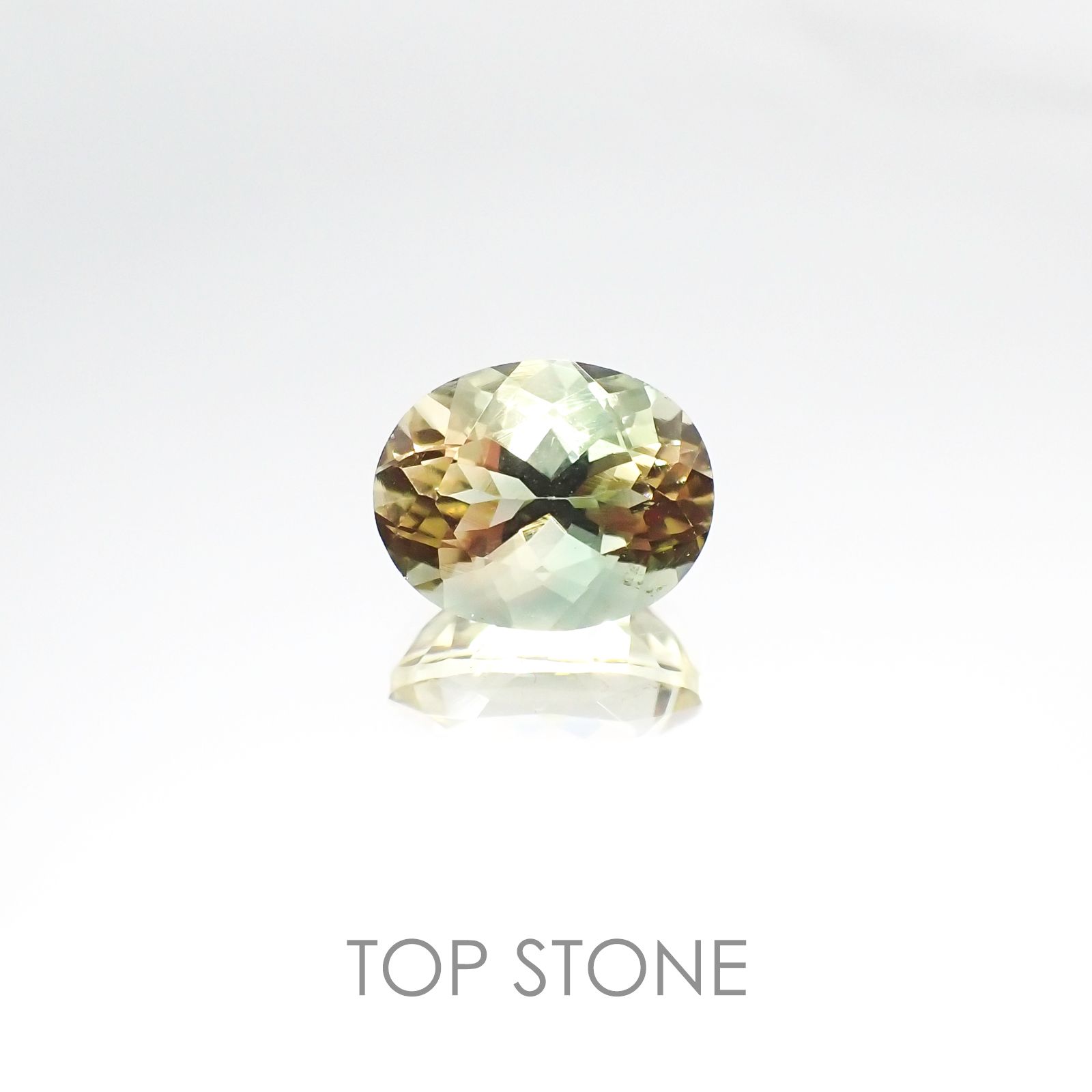 バイカラーオレゴンサンストーン(宝石名バイカラー・ラブラドライト) アメリカ・オレゴン州産 2.579ct ソ付(彩珠)[20106329]9.9×7.9mm前後