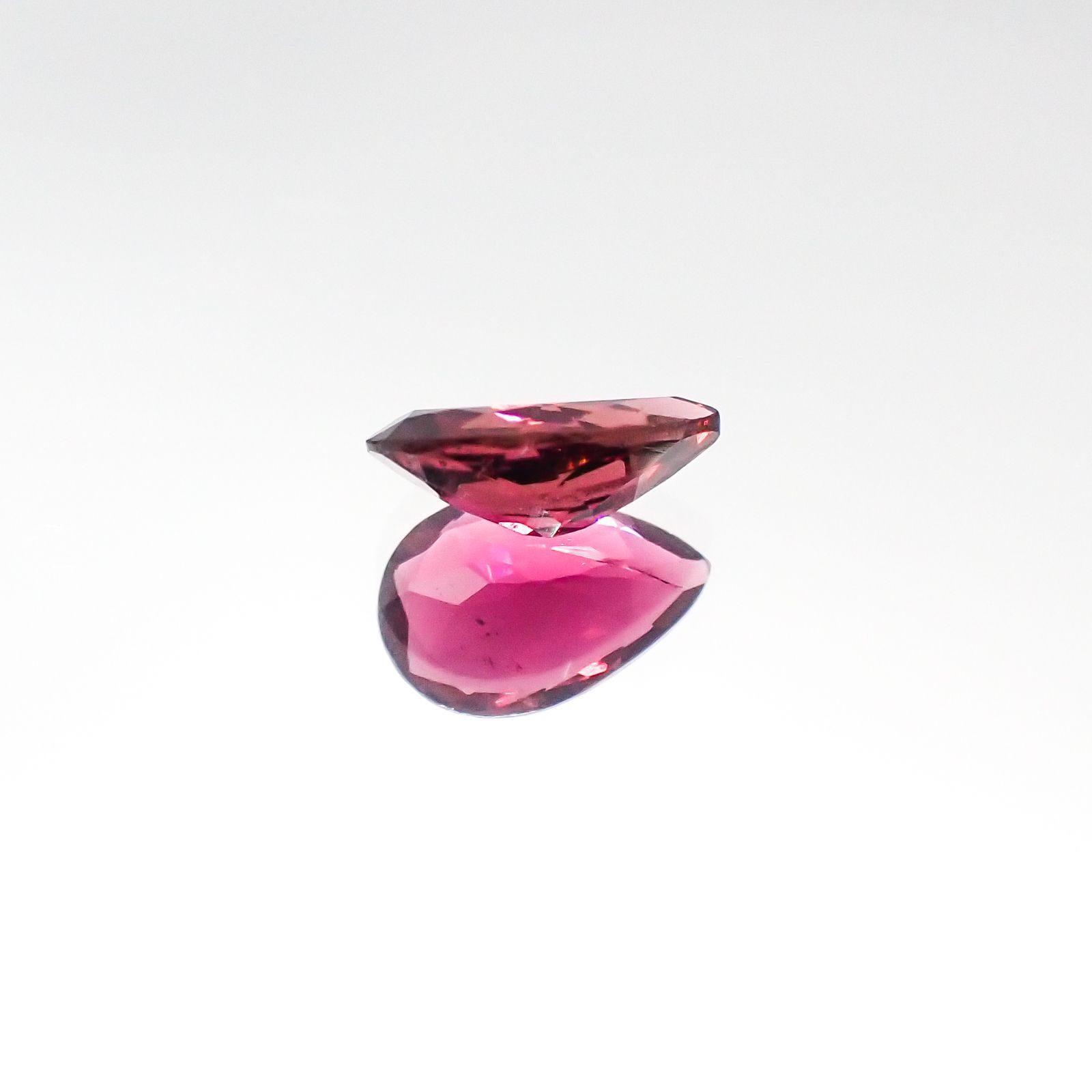 パープルトルマリン(宝石名パープル・トルマリン)ブラジル産 0.65ct 識別済[231023896]7.7x5mm前後