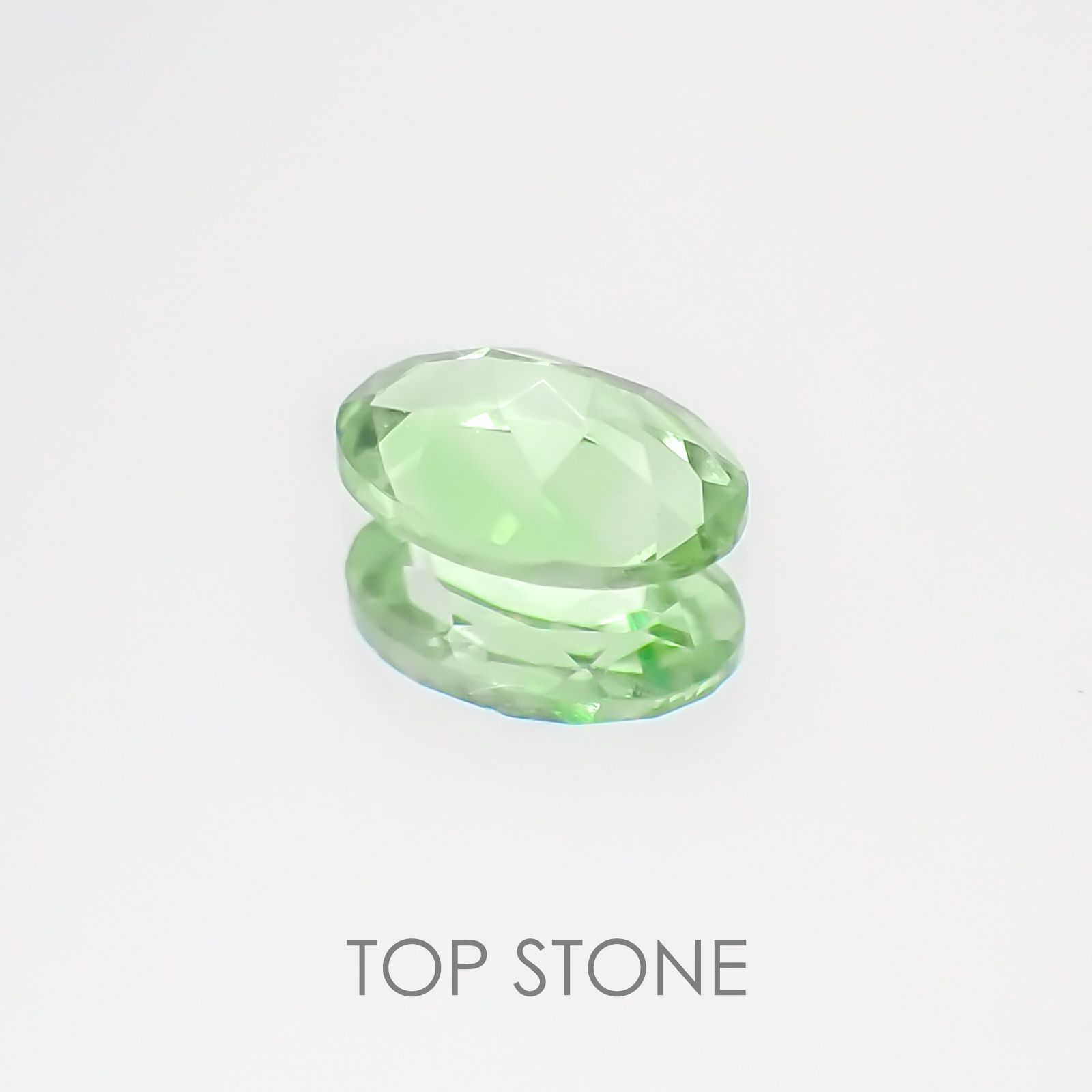 ミントガーネット(宝石名グリーン グロッシュラー・ガーネット) タンザニア・メレラニ鉱山産 0.53ct 識別済[20127917]6.2×4.1mm前後