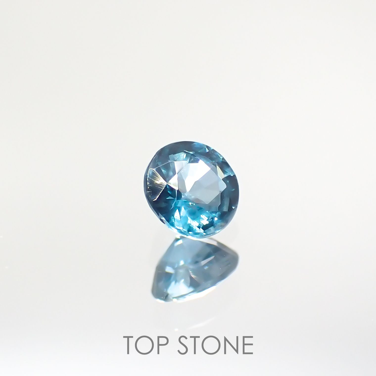オーシャンブルーカイヤナイト インド産 ルース 0.32ct[210812364]4×4mm前後