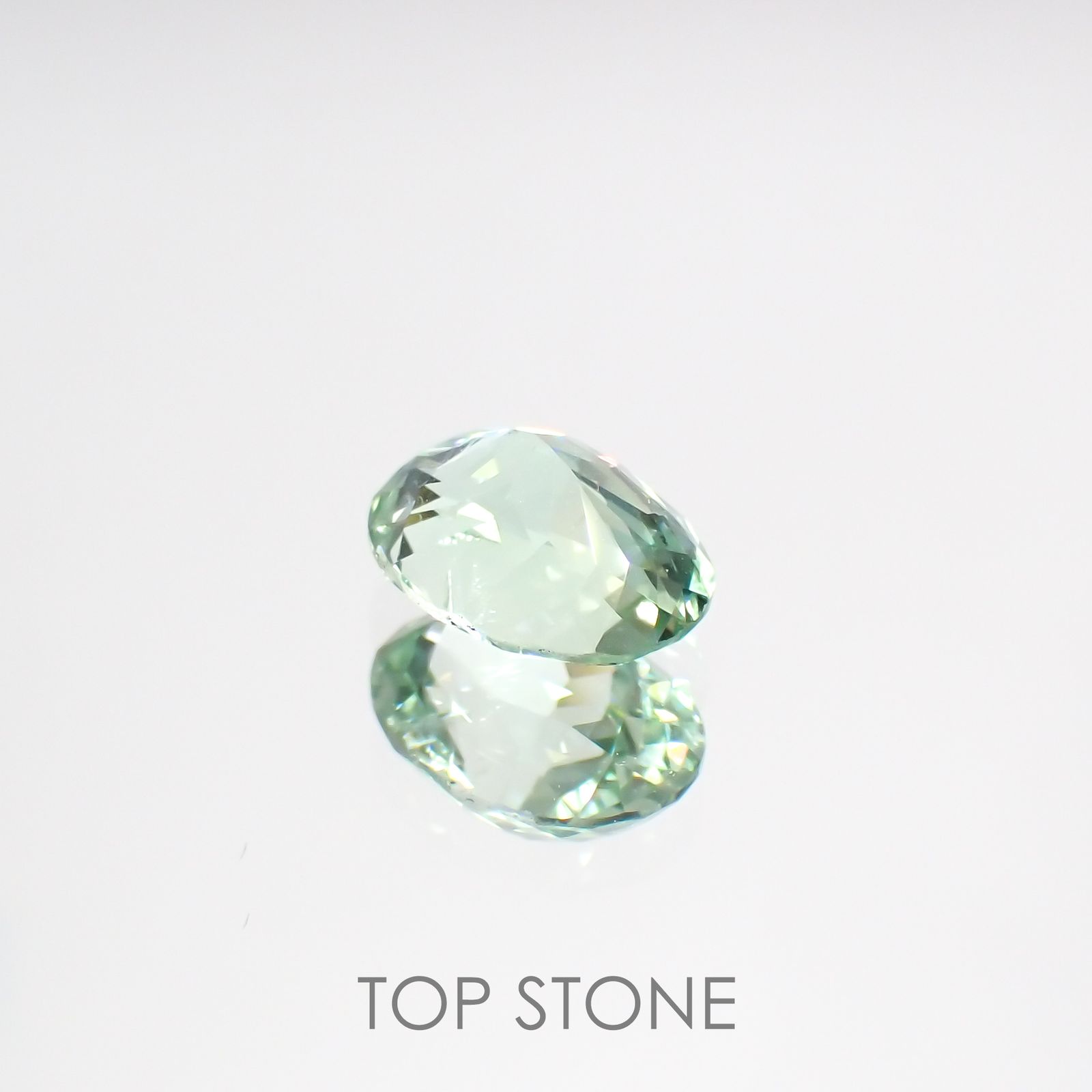 バナジウムコーネルピン(宝石名コーネルピン)タンザニア・タンガ州産 1.34ct 識別済[220115634]7.7x5.8mm前後