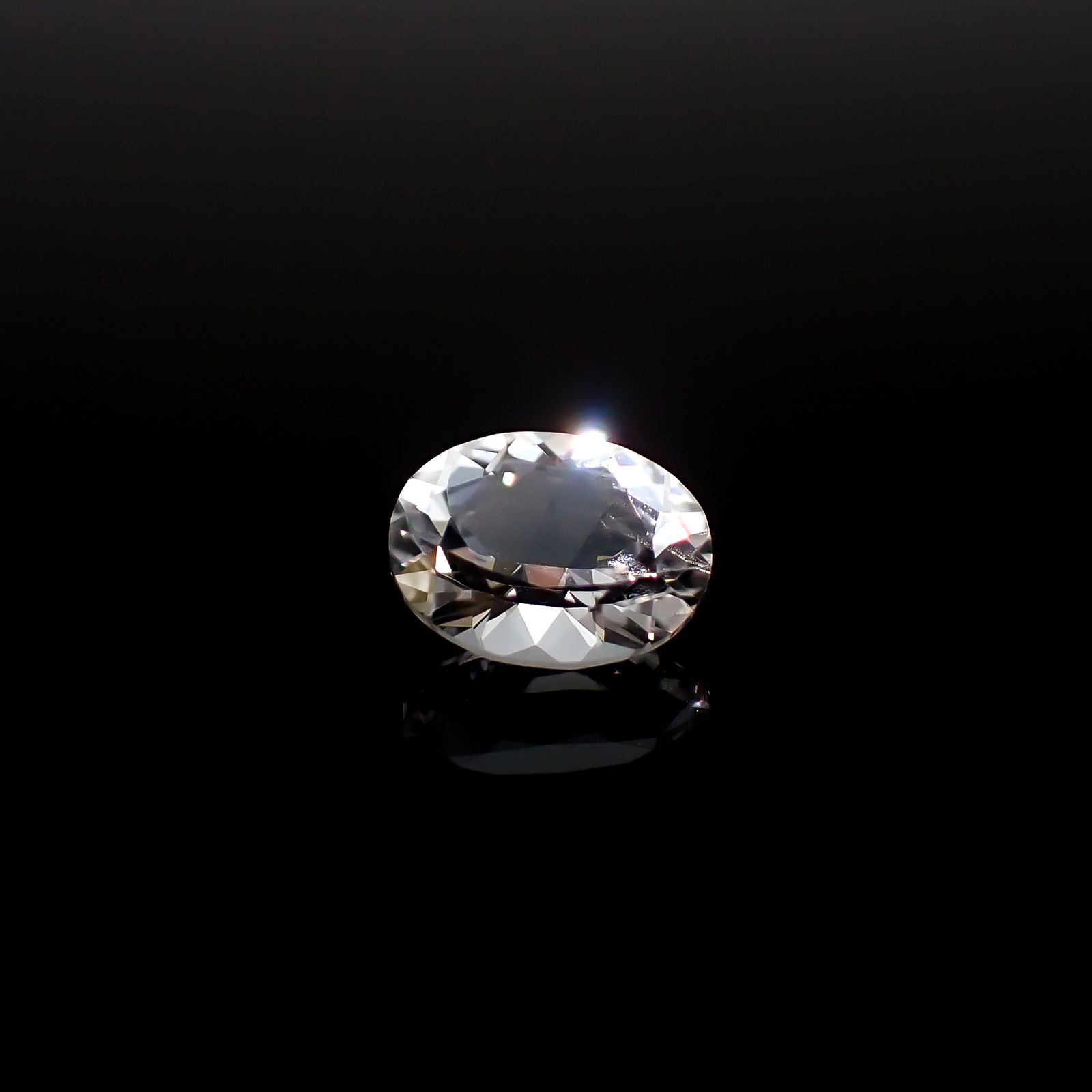 フェナカイト ロシア・マリシェボ鉱山産 0.82ct / 7x5.5mm前後 [260632431]