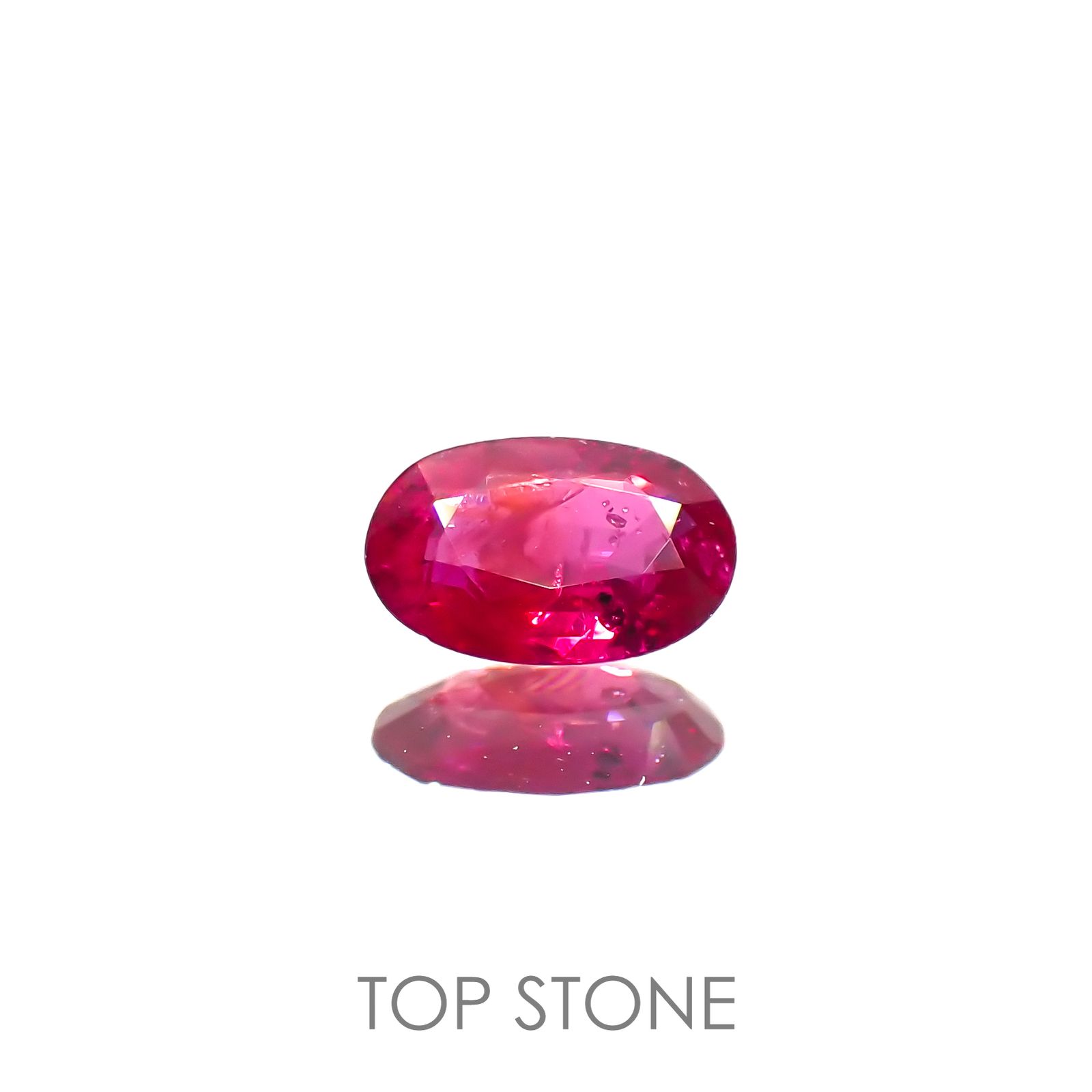 ルビー(宝石名ルビー)モザンビーク産 0.42ct 識別済[220616089]5.6x3.8mm前後