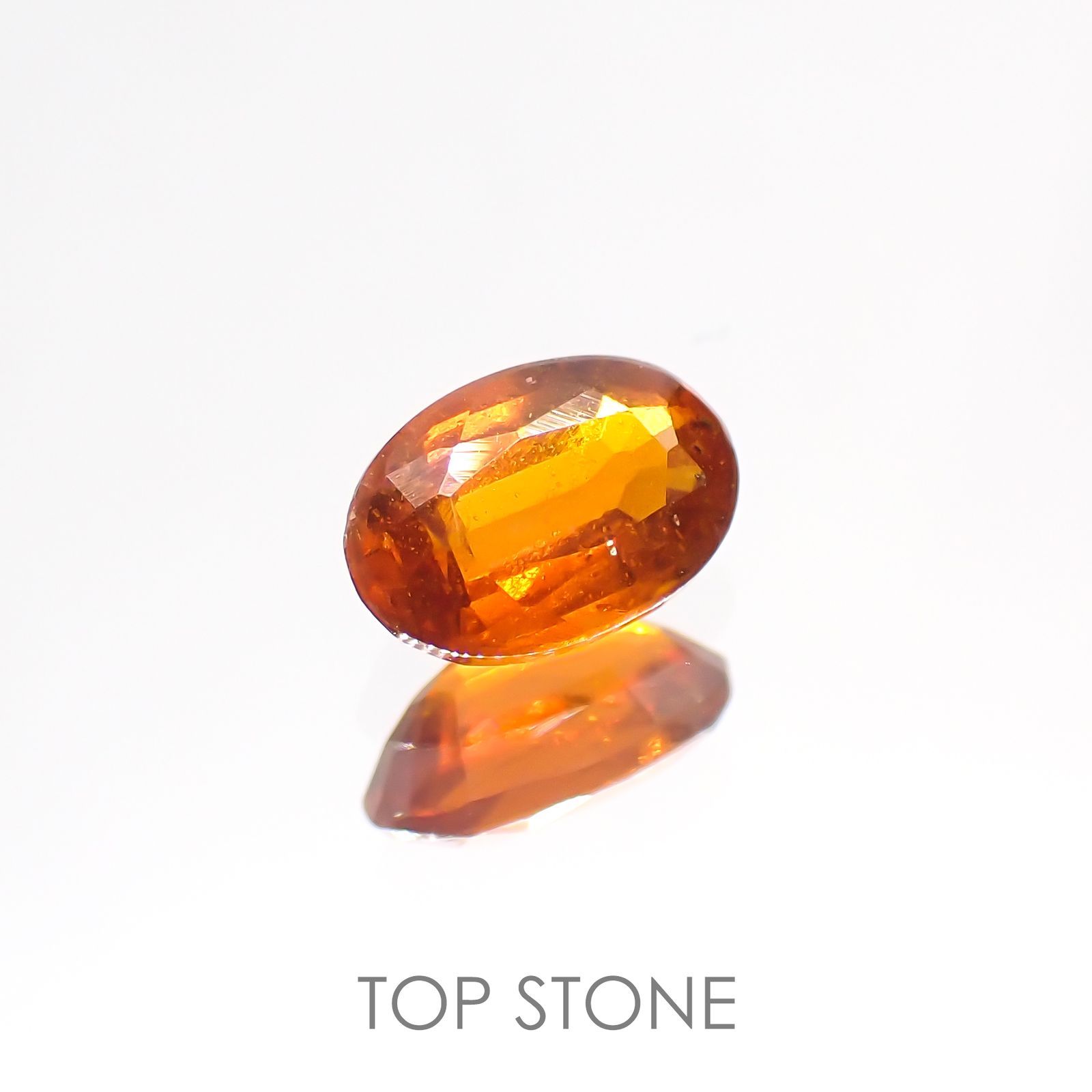オレンジカイヤナイト(宝石名カイヤナイト) タンザニア産 0.56ct 識別済[210310585]6.1×4mm前後