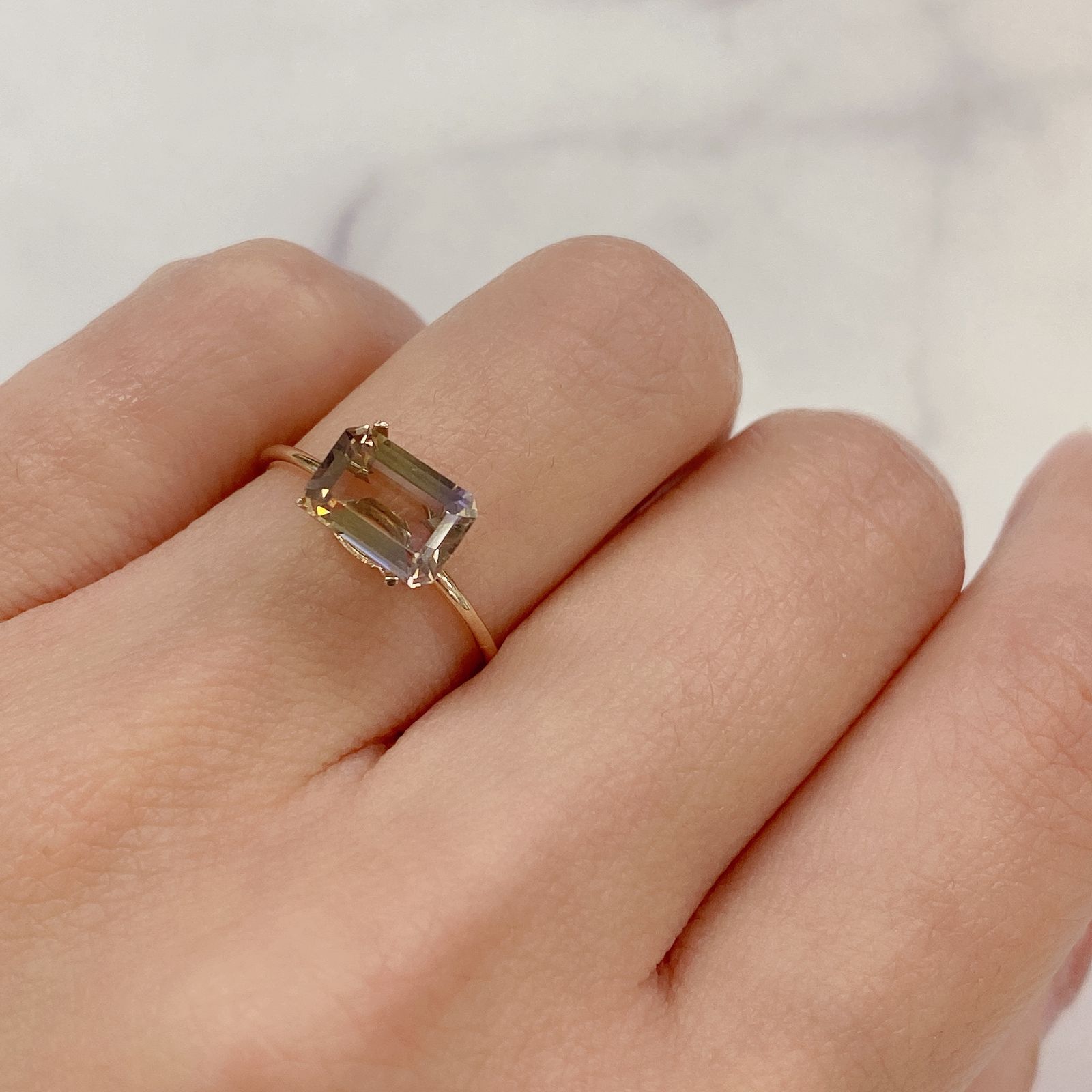 アメトリン(宝石名バイカラー・クォーツ/別名アメトリン) ボリビア産 1.31ct 識別済[20118367]8.1×5.7mm前後