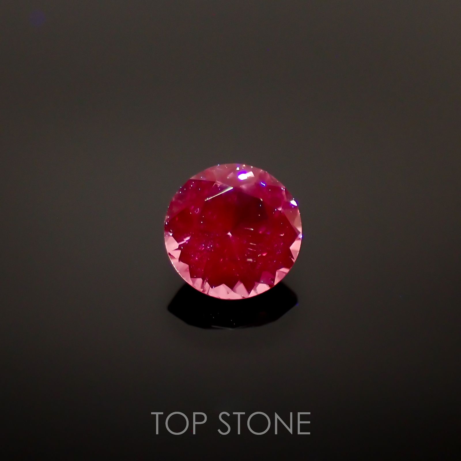 ピンクスピネル(宝石名スピネル)ビルマ/マダガスカル産 0.35ct 識別済[220616136]4.2x4.2mm前後