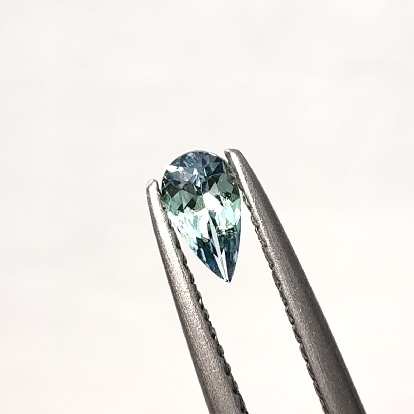 ブルーグリーンコーネルピン(宝石名コーネルピン)タンザニア産 識別済