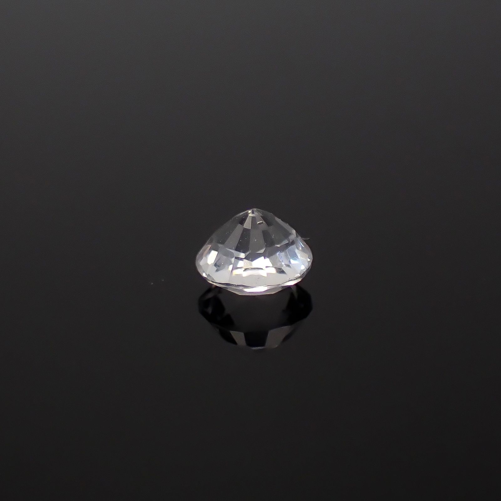 テネブレッセンススキャポライト アフガニスタン産 0.14ct / 3.3x3.3mm前後 [260432046]