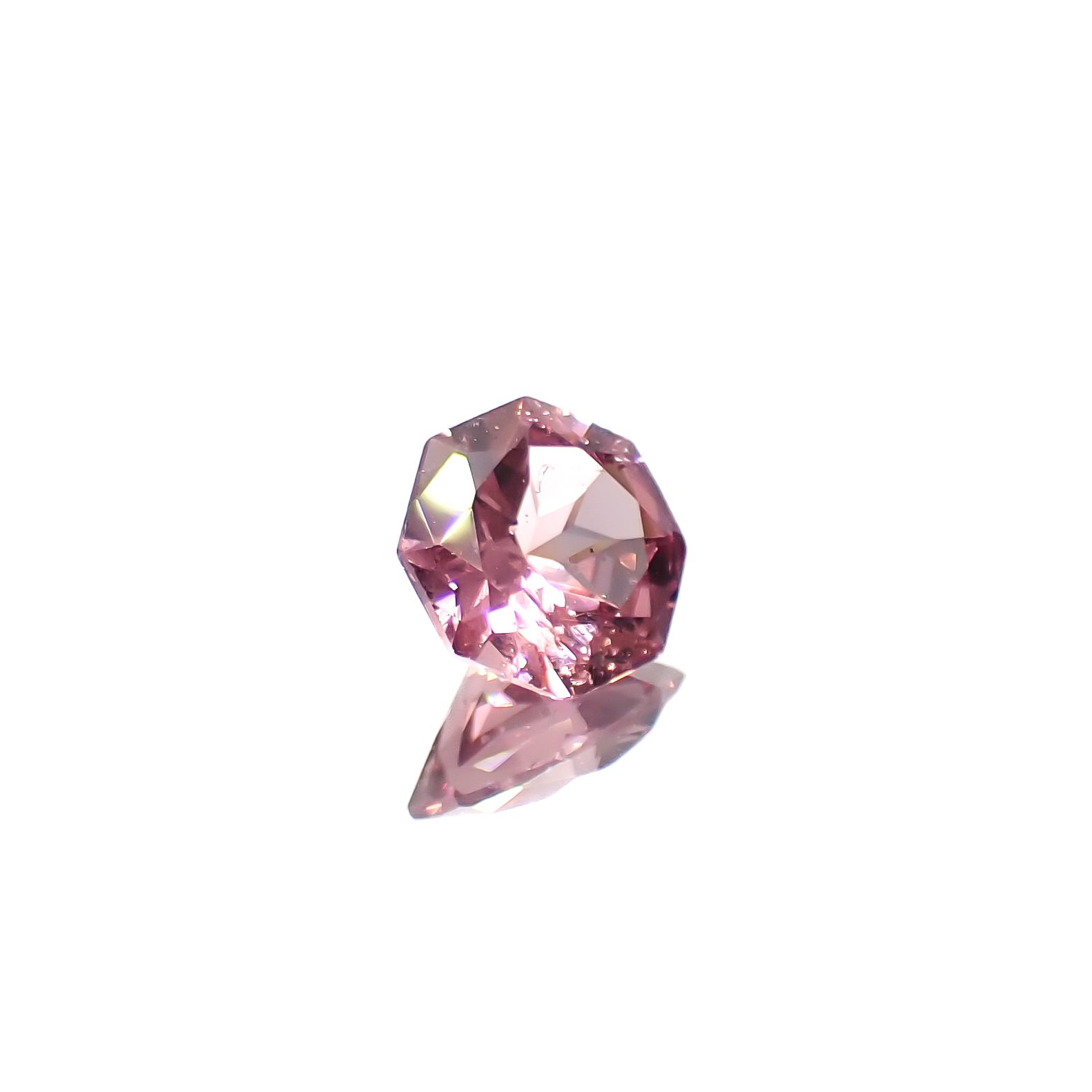 ◇オクタゴンカット◇カラーシフト マラヤガーネット(宝石名ガーネット)タンザニア産 0.95ct 識別済[220113833]6.1x6mm前後