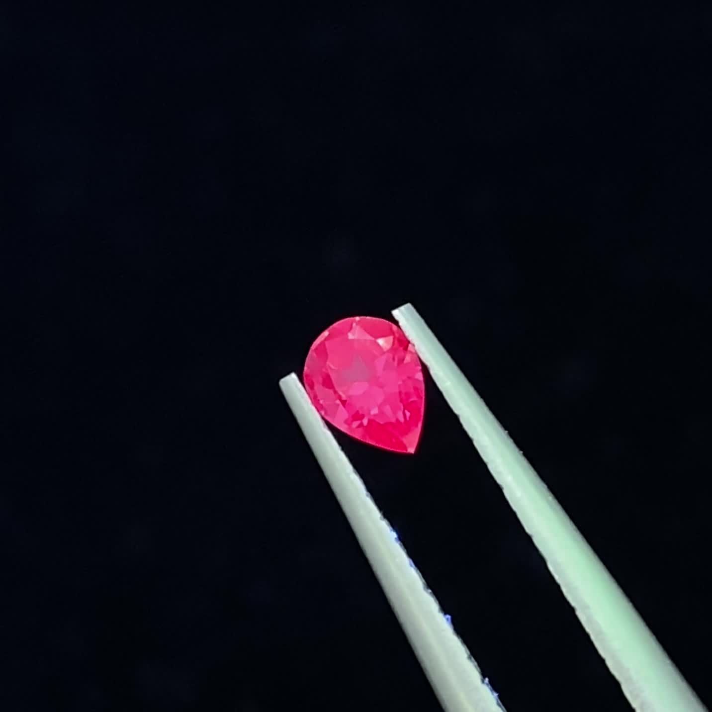レッドスピネル(宝石名スピネル)タンザニア産 0.19ct 識別済[230522106