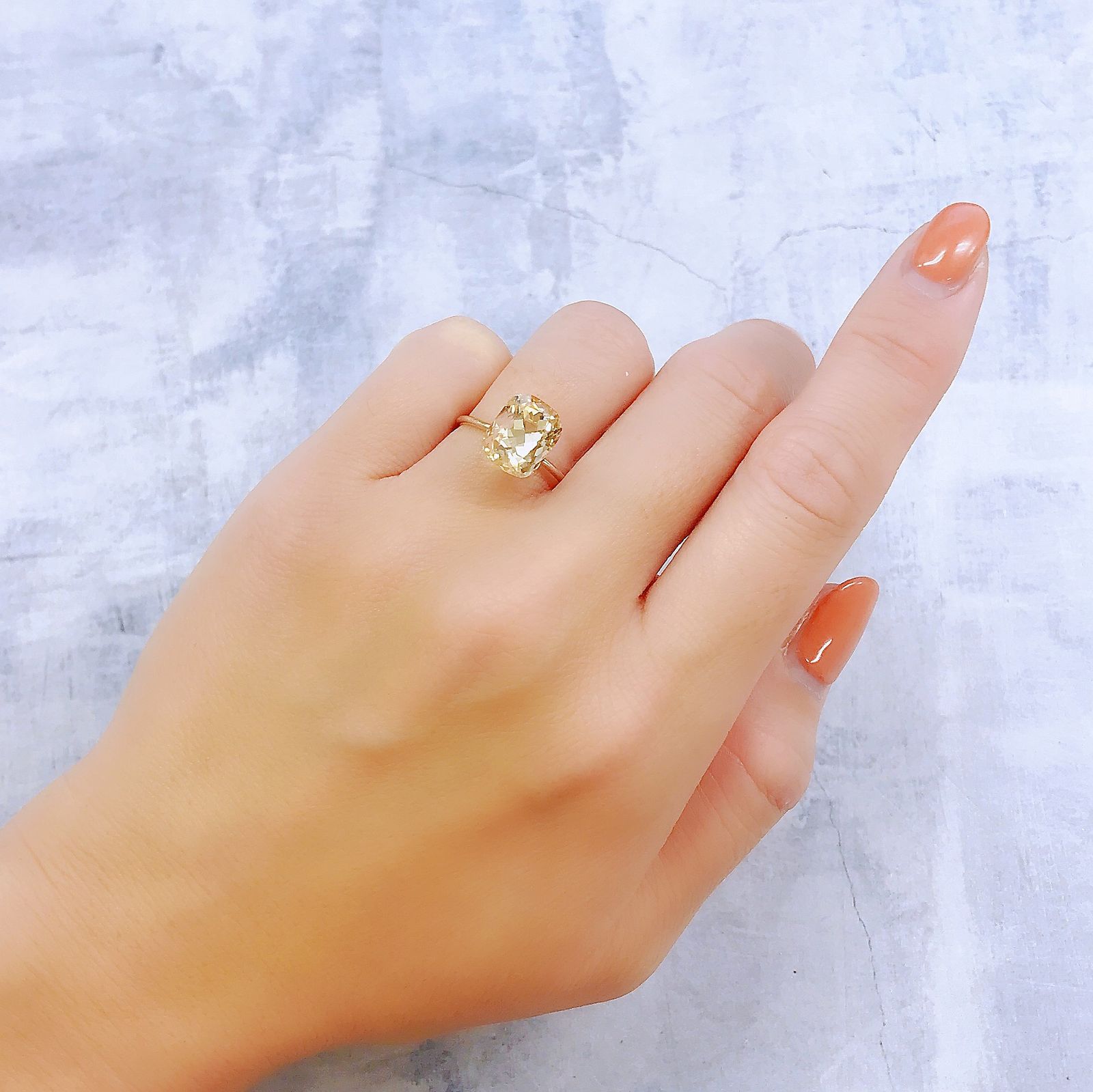 イエロースキャポライト フルオレッセンス(宝石名イエロー・スキャポライト)アフガニスタン産 3.432ct ソ付(彩珠)[221018468]10.3x8mm前後