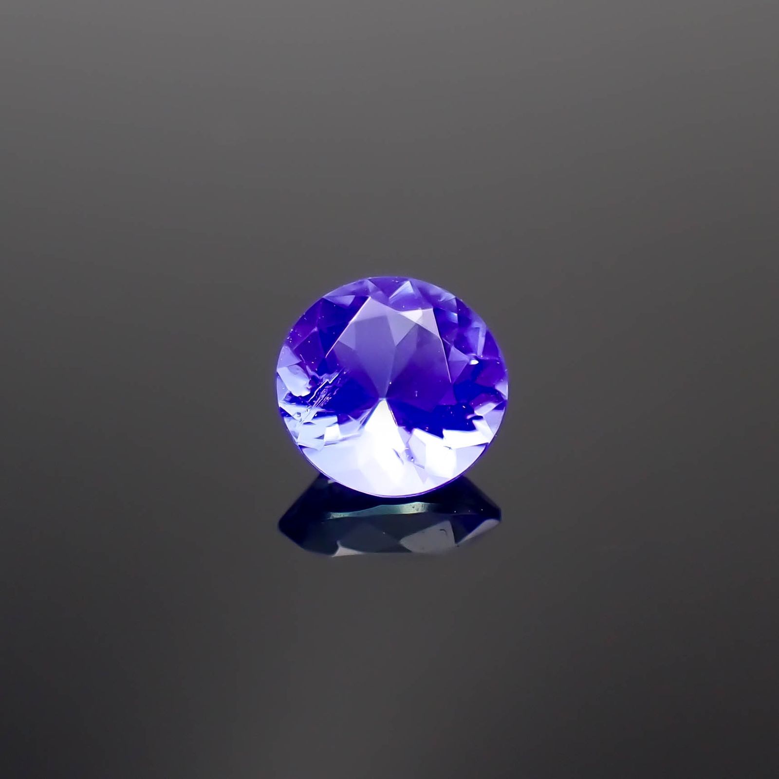 フローライト フルオレッセンス イギリス・ロジャリー鉱山産 0.71ct[240928903]5.8x5.7mm前後
