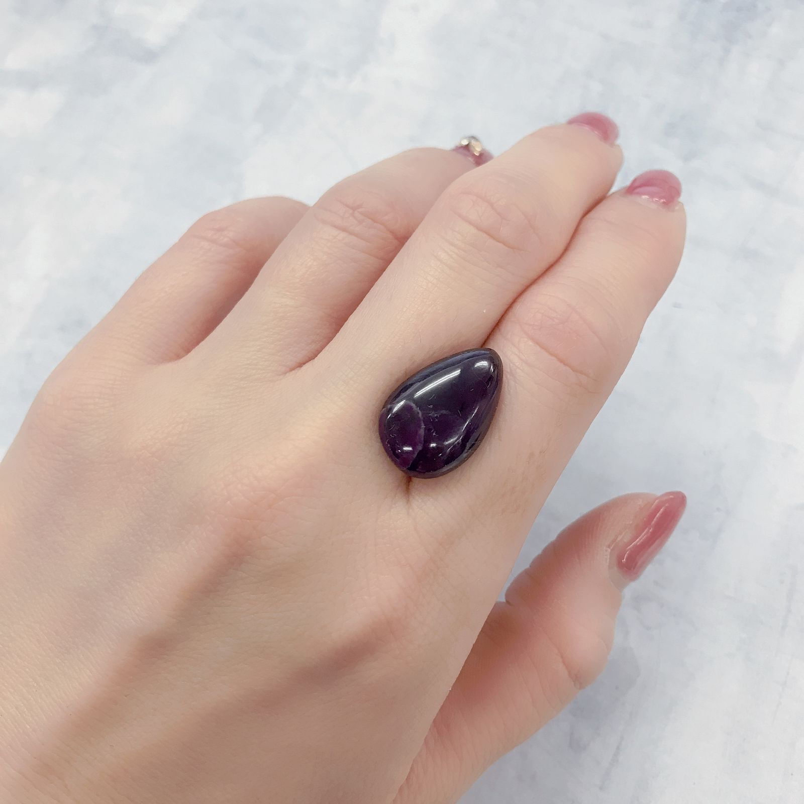 ◇フリーフォーム◇スギライト 南アフリカ産 9.74ct[220114819]19.3x12.7mm前後