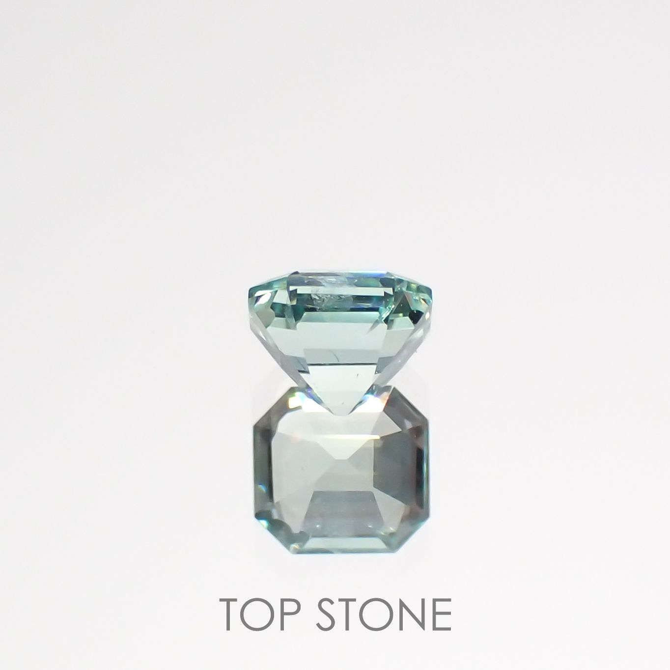 ミントベリル  ブラジル産 0.28ct[220616677]4x3.8mm前後