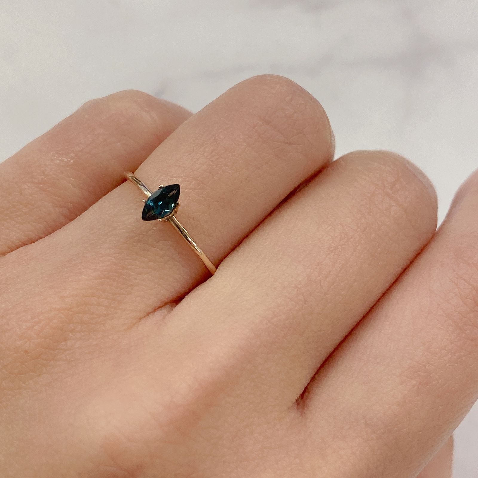 カラーチェンジガーネット(アレキタイプ)(宝石名ガーネット/カラーチェンジタイプ) マダガスカル・ベキリー産 0.22ct 識別済[20106607]6.1×2.9mm前後