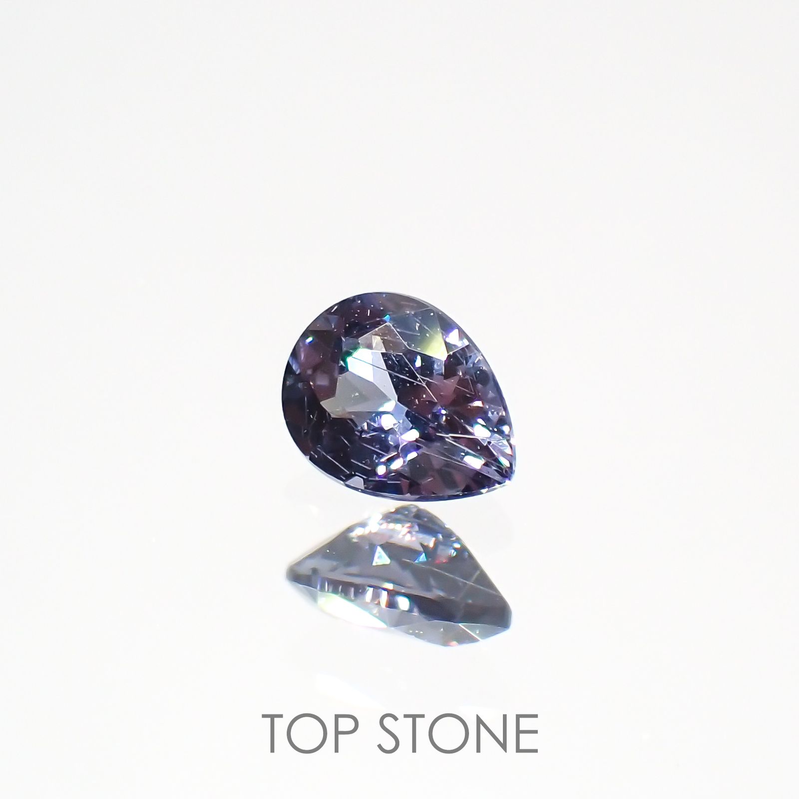 カラーチェンジガーネット アレキタイプ(宝石名ガーネット)マダガスカル・ベキリー産 0.19ct 識別済[220616435]4.1x3.1mm前後