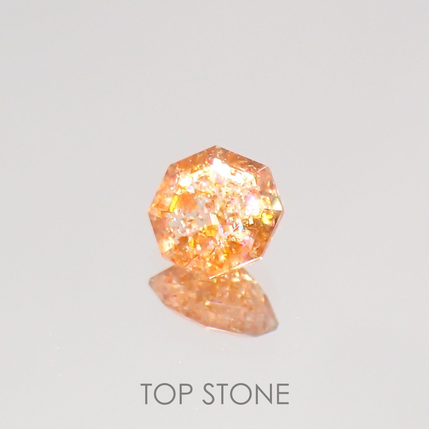 ◇オクタゴンカット◇イリュージョンサンストーン インド産 0.77ct[220115490]6.2x6.1mm前後