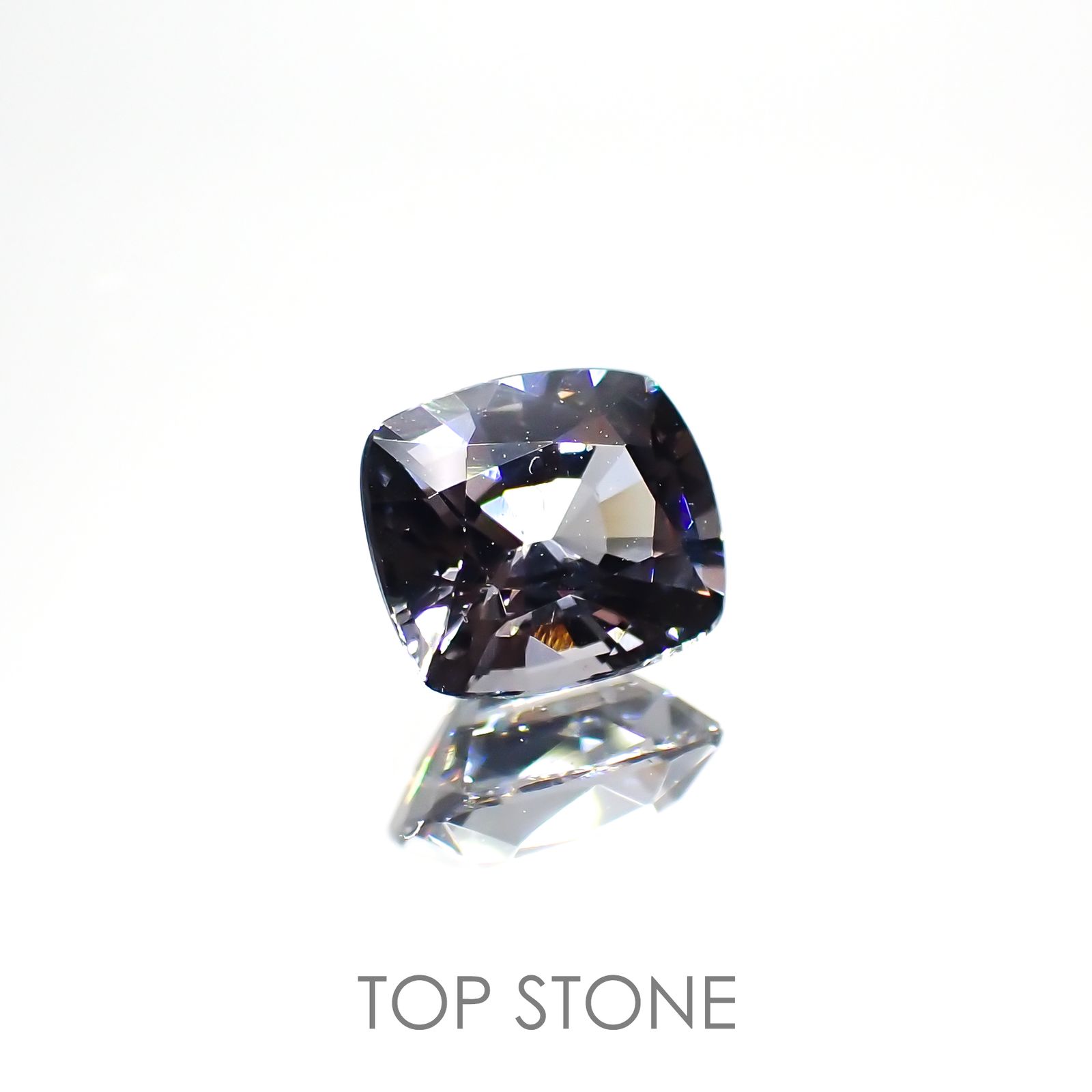 プラチナスピネル(宝石名スピネル) ビルマ産 1.305ct ソ付(彩珠)[210913317]6.8×6mm前後