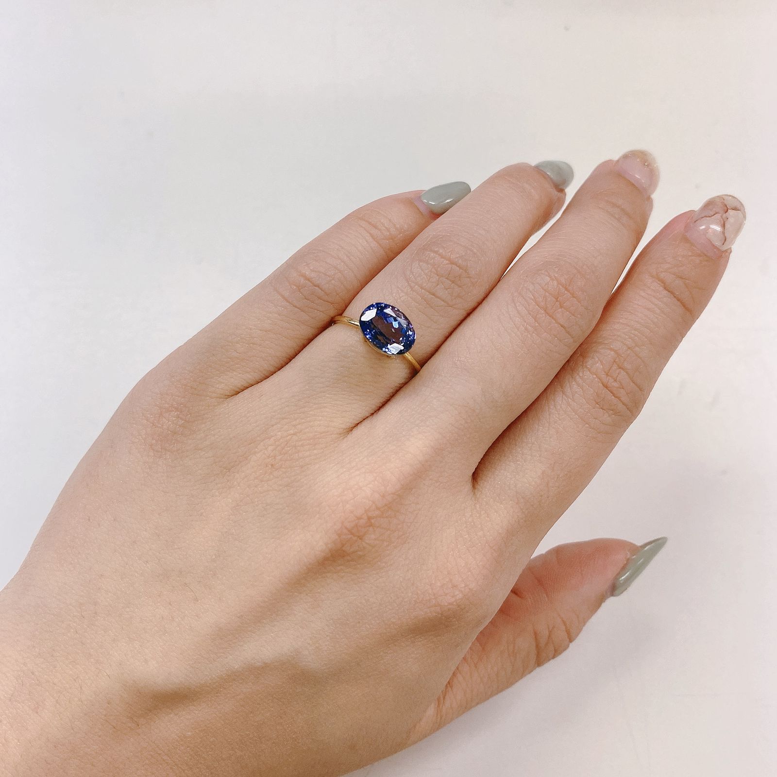 パーティーカラータンザナイト タンザニア産 ルース 3.15ct[210410415]9.2×7mm前後
