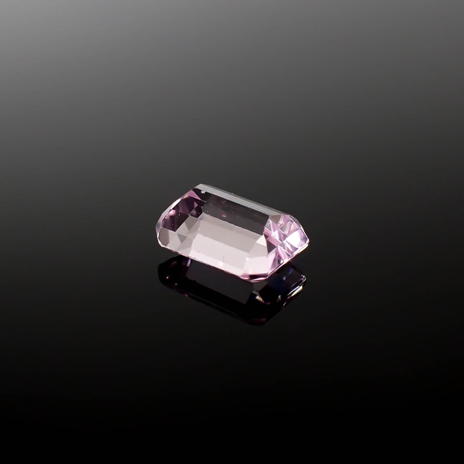 クンツァイト アフガニスタン産 3.61ct[231225142]10.2x7.7mm前後
