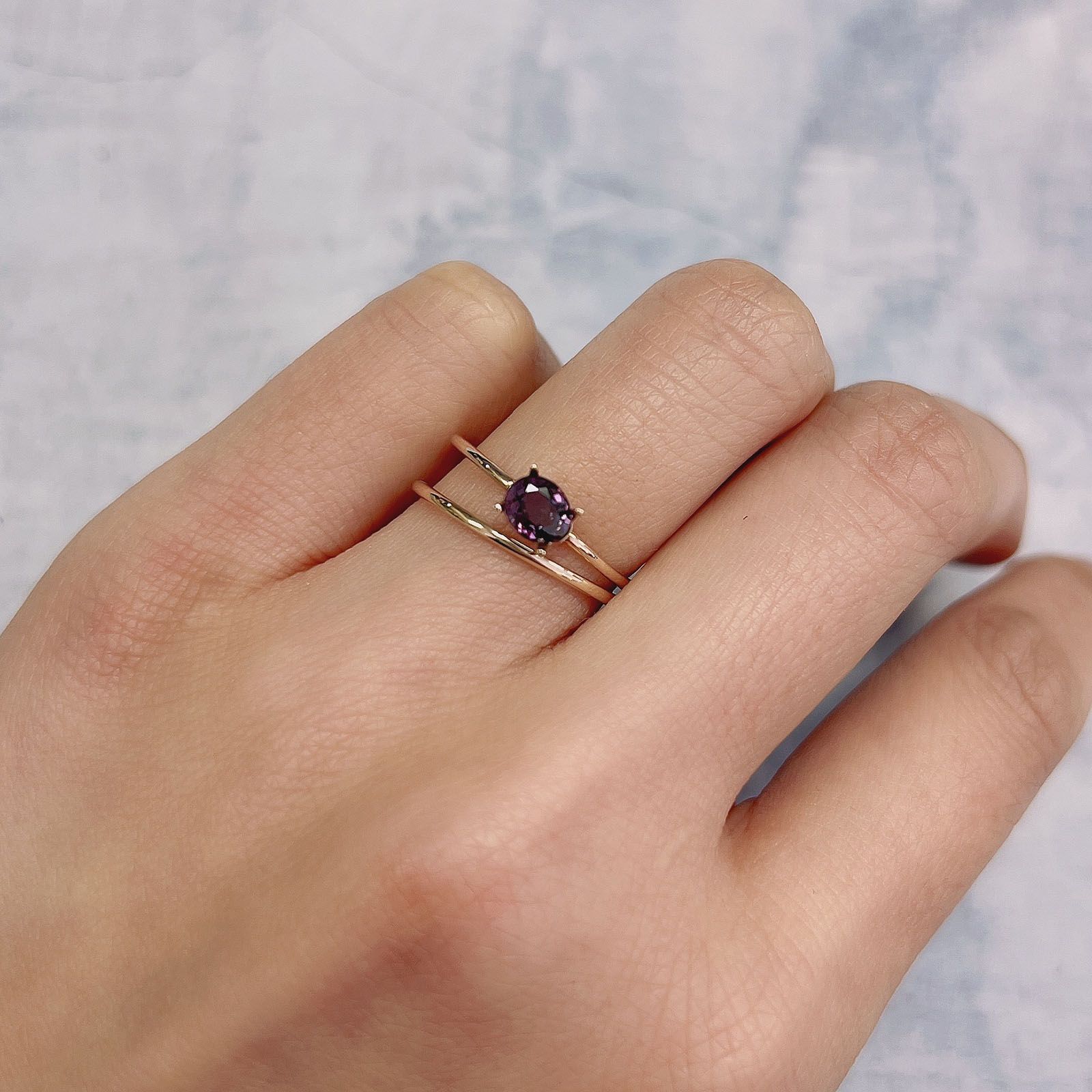 カラーチェンジサファイア非加熱(宝石名サファイア) タンザニア産 0.58ct 識別済[20096011]5.2×4.4mm前後