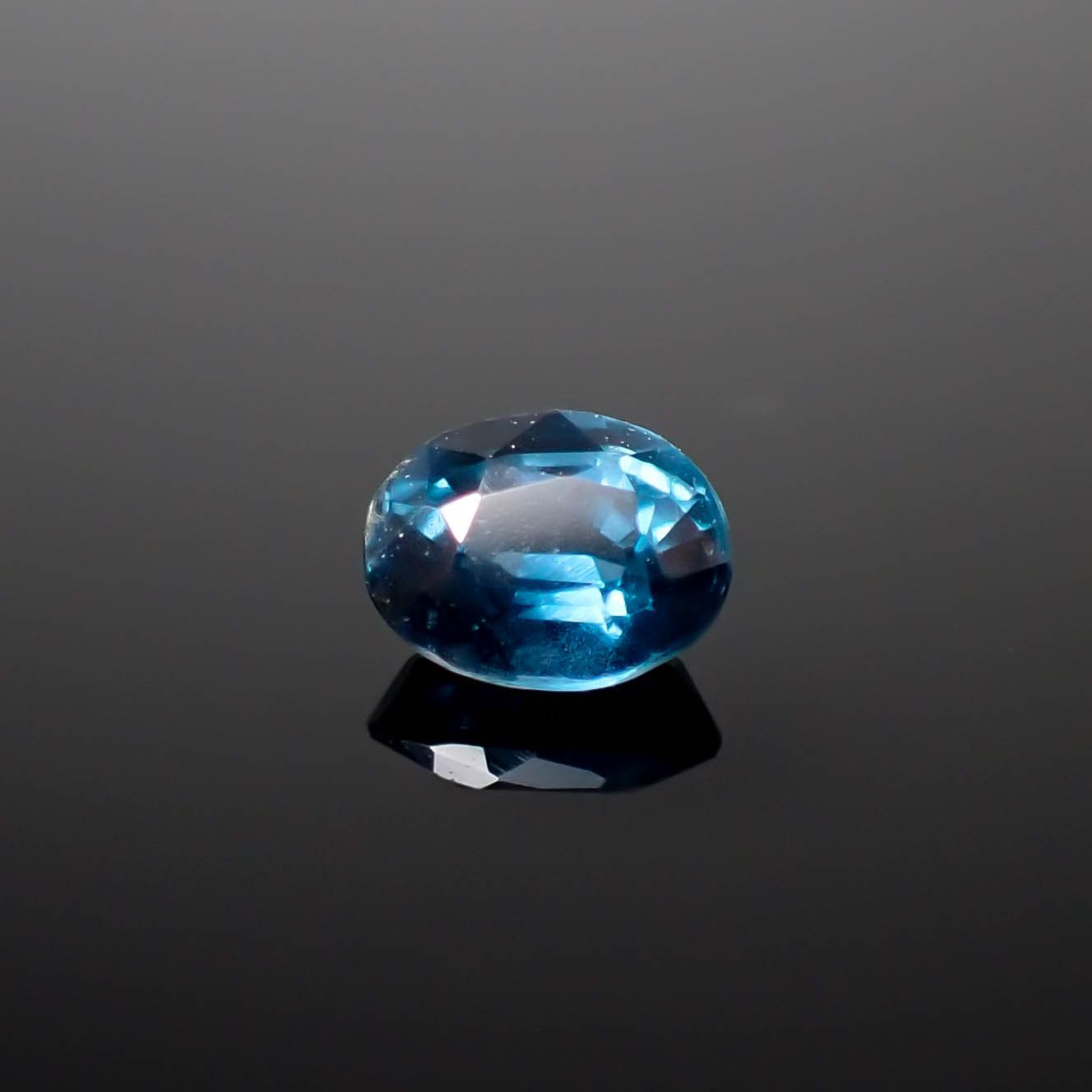 オーシャンブルーカイヤナイト(宝石名カイヤナイト)インド・オリッサ州産 0.44ct 識別済[240929161]5x3.9mm前後