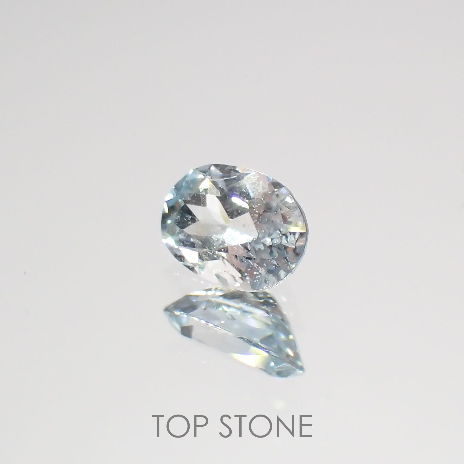 ジェレメジェバイト(宝石名エレメジェバイト)ナミビア産 0.38ct 識別済[220616306]5.5x3.9mm前後