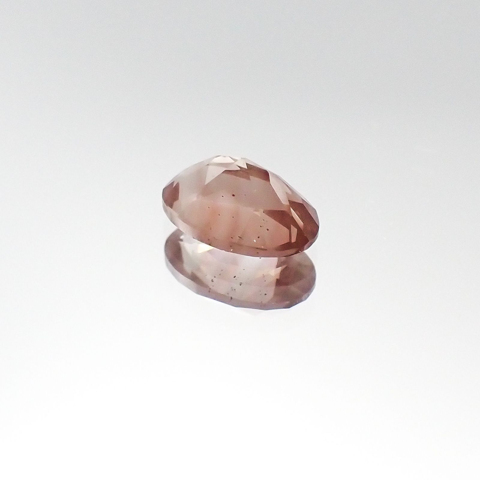 バイカラーオレゴンサンストーン(宝石名バイカラー・ラブラドライト)アメリカ・オレゴン州産 0.42ct 識別済[231023908]6.1x4mm前後