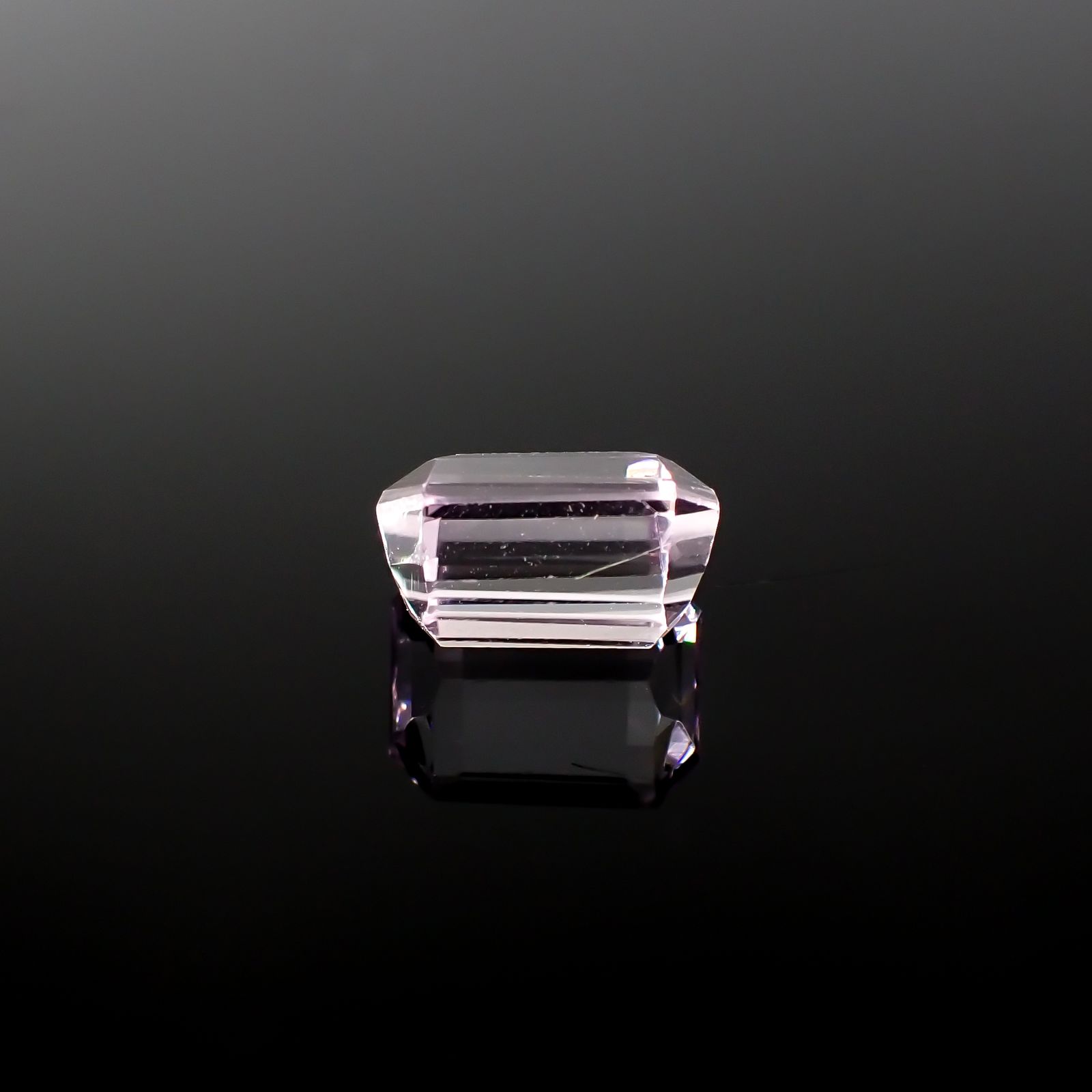 クンツァイト アフガニスタン産 4.03ct[231225144]9.8x7.5mm前後