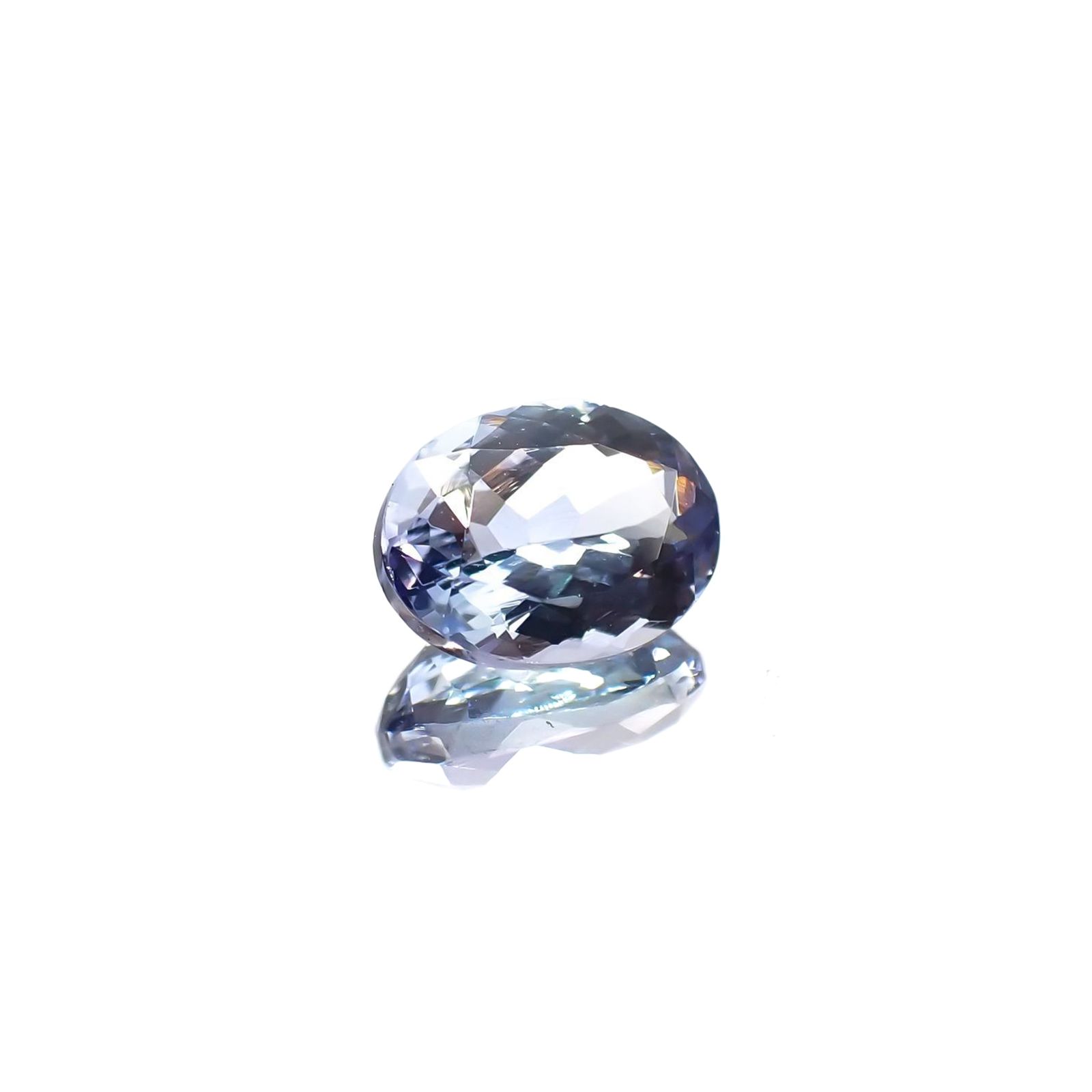 バイカラータンザナイト(宝石名タンザナイト) タンザニア産 ソ付(彩珠) 1.544ct / 8.1x6mm前後 [210711819]