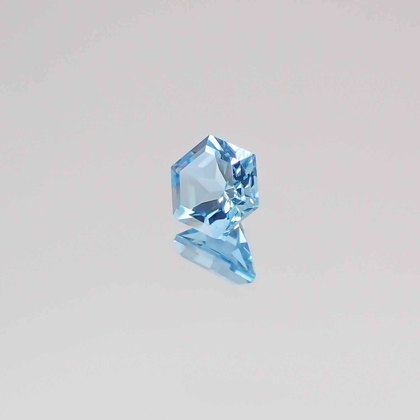 美品☆Pt900☆清涼ブルートパーズ15.62ct+ダイヤ0.58ctオーダー枠 ランダムセレクト1個販売> ◇オクタゴンカット◇スイスブルー