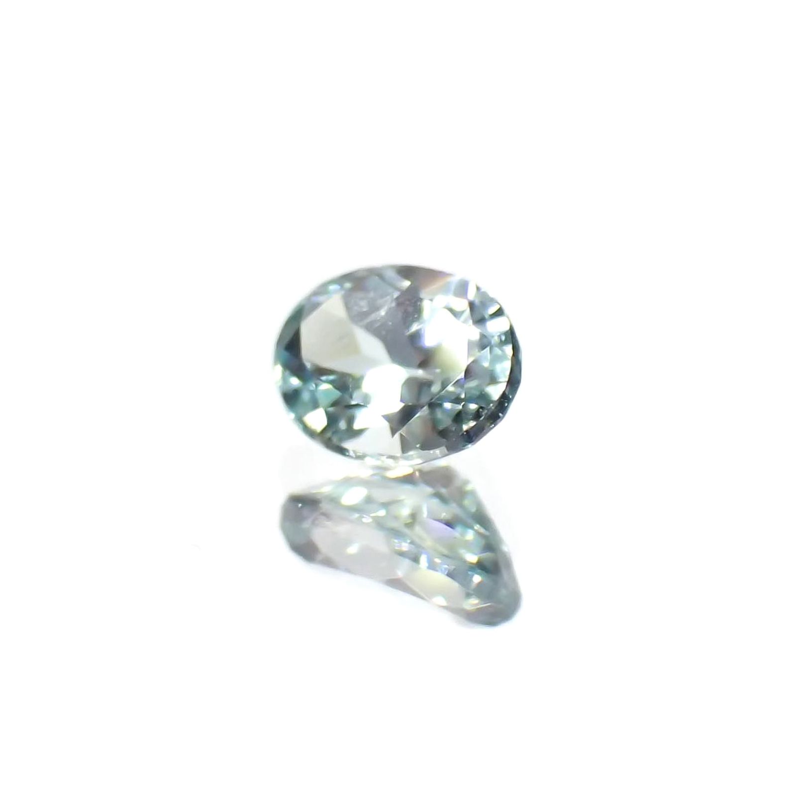 ブルーグリーンコーネルピン(宝石名コーネルピン)タンザニア産 識別済 0.17ct / 3.9x3mm前後 [251021864]