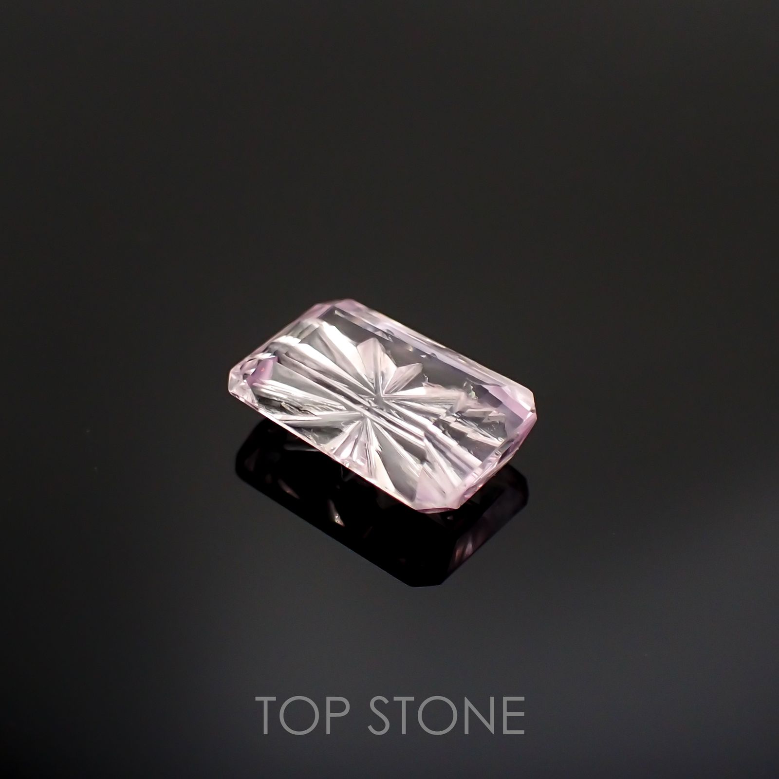 ◇甲州貴石切子Plus Three◇クンツァイト カード付き(宝石名クンツァイト)アフガニスタン産 4.20ct 識別済[220114612]12.2x8.2mm前後
