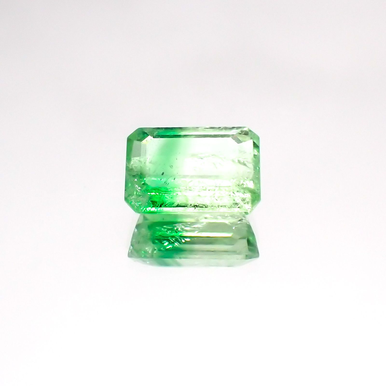 バイカラーツァボライト(宝石名グリーン グロッシュラー・ガーネット)タンザニア産 1.50ct 識別済[231124262]7.5x5.5mm前後
