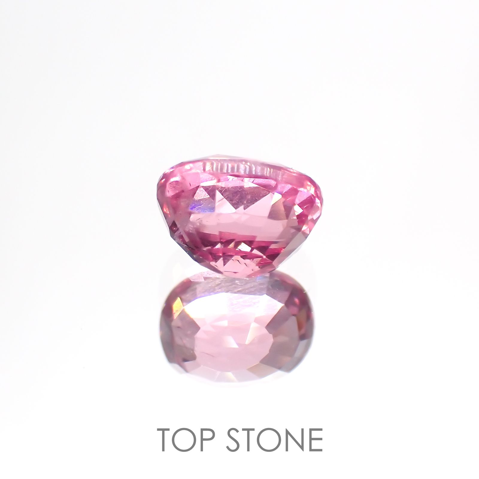 ホットピンクスピネル(宝石名ピンク・スピネル) タンザニア産 1.03ct 識別済[20106534]6.1×4.7mm前後