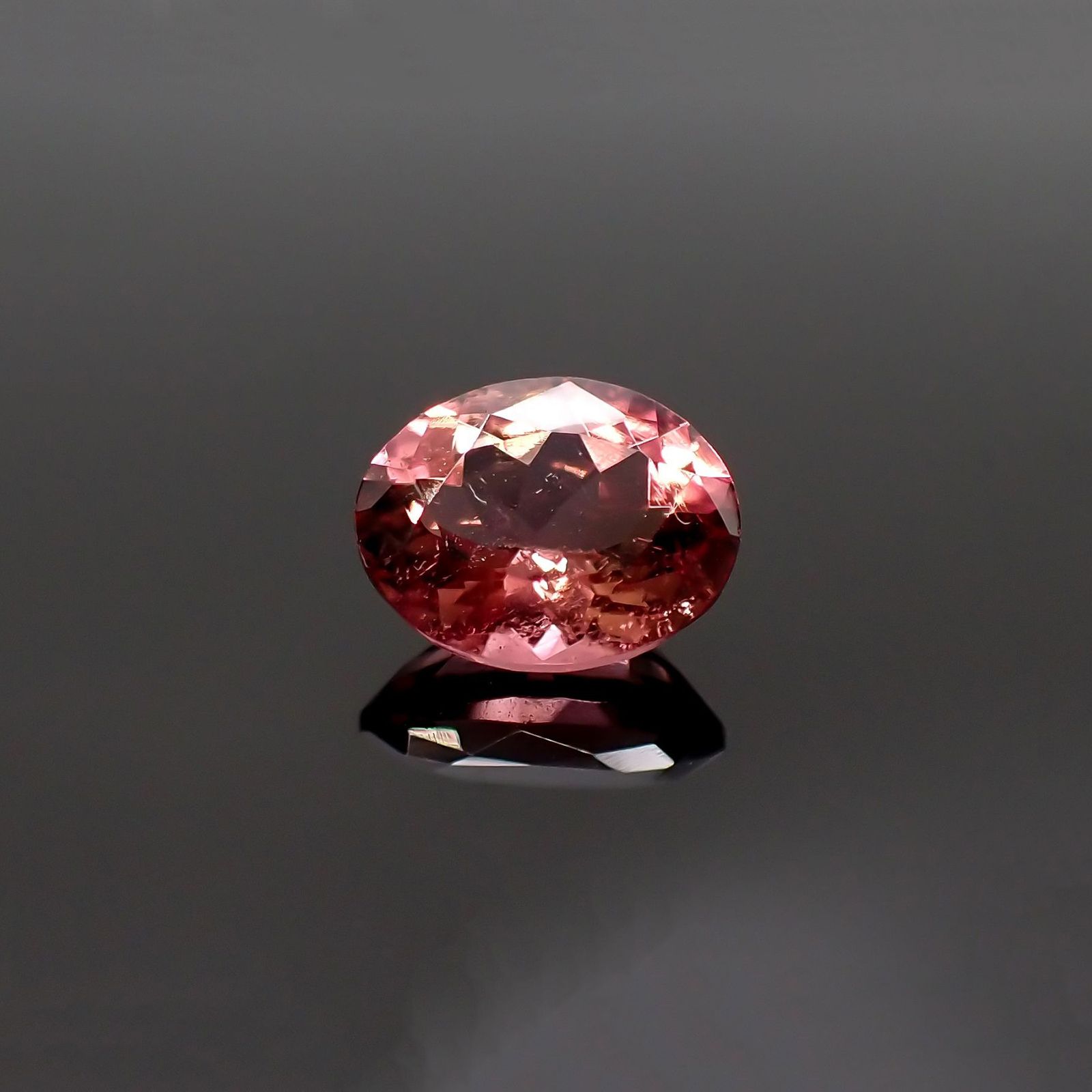 ピンクトルマリン(宝石名ピンク・トルマリン) コンゴ民主共和国産 1.90ct 識別済[251013594]9×7.1mm前後