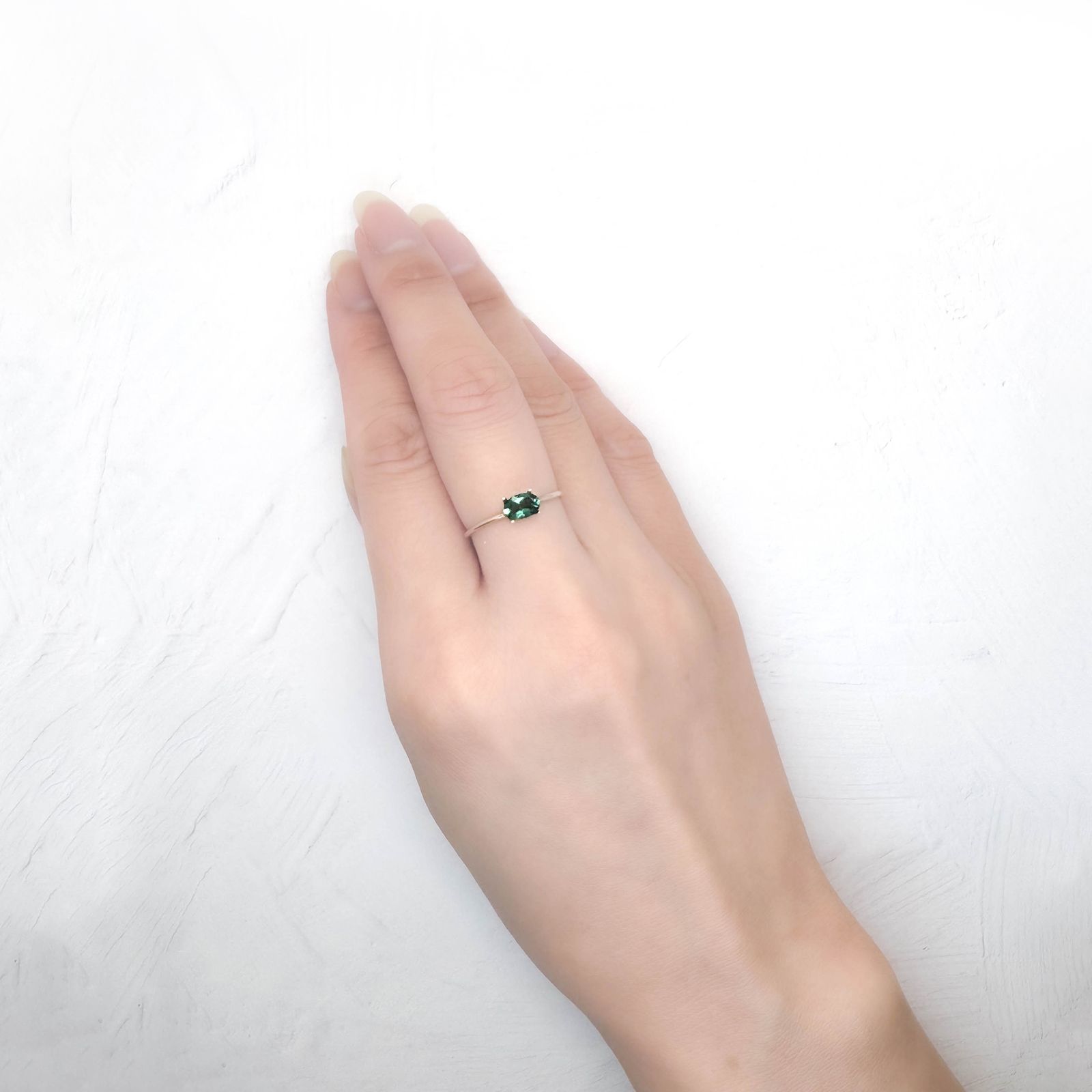 ノーブルモロキサイト マダガスカル産 0.42ct [250931089]6x3.9mm前後