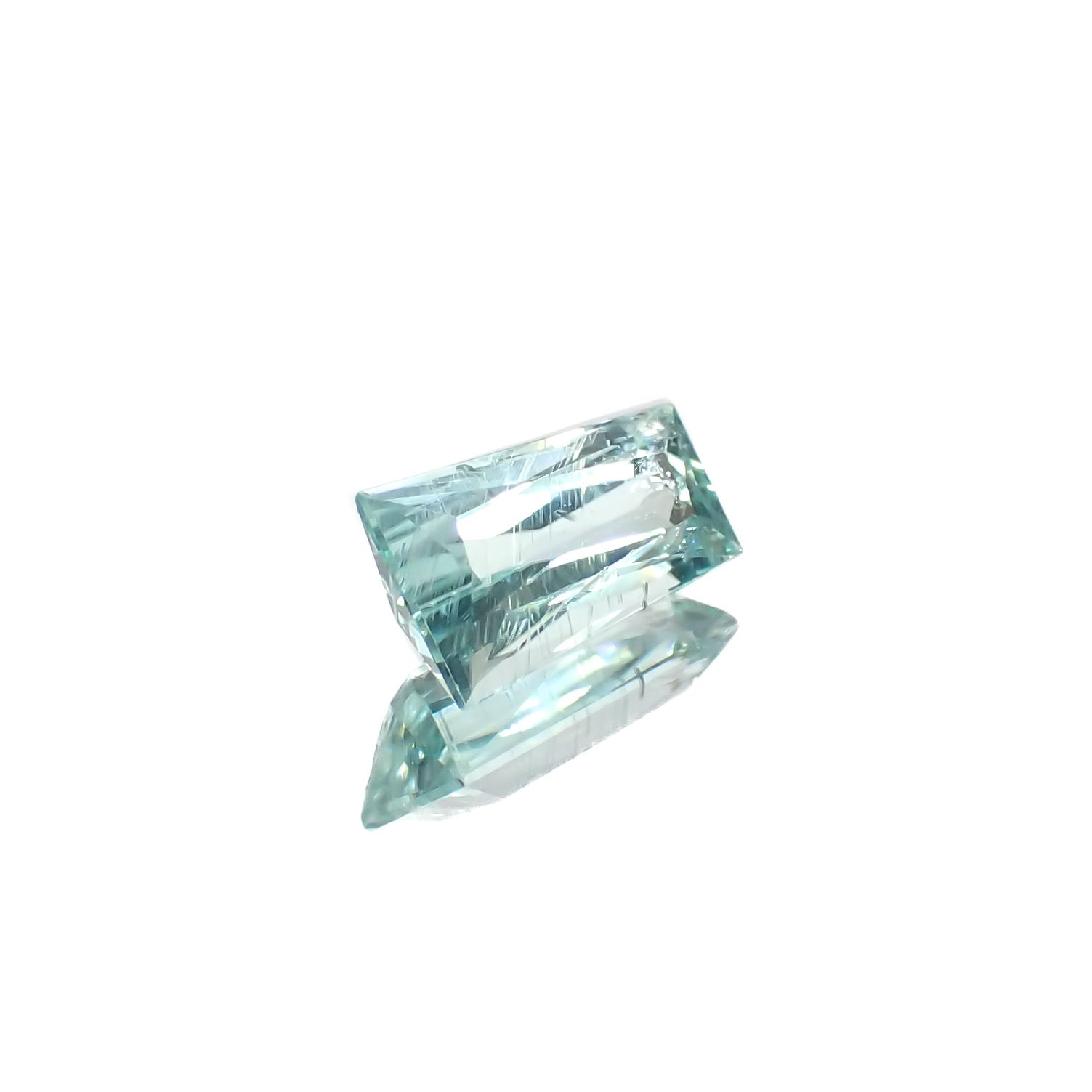 パライバトルマリン(宝石名トルマリン/別名パライバ・トルマリン)モザンビーク産 0.92ct 識別済[231224360]8x4.8mm前後