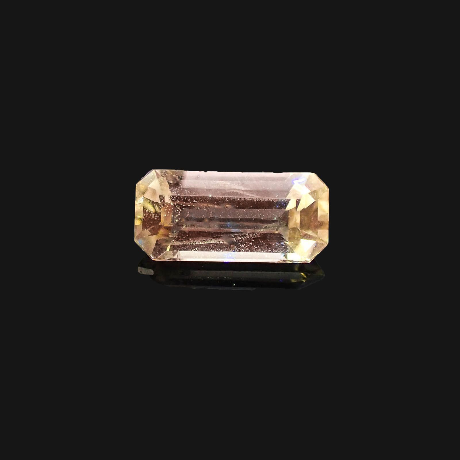 ミントガーネット(宝石名グリーン グロッシュラー・ガーネット)タンザニア産 0.81ct 識別済[230522253]7.8x3.6mm前後