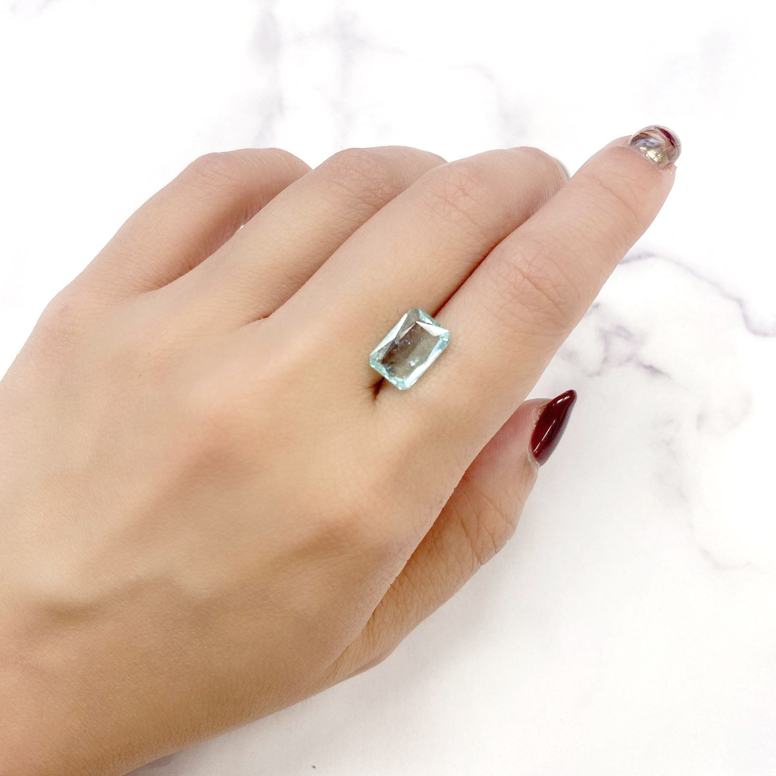 パライバトルマリン(宝石名トルマリン/別名パライバ・トルマリン)モザンビーク産 2.283ct ソ付(宝貴協)[230421880]10.92x7.59mm前後