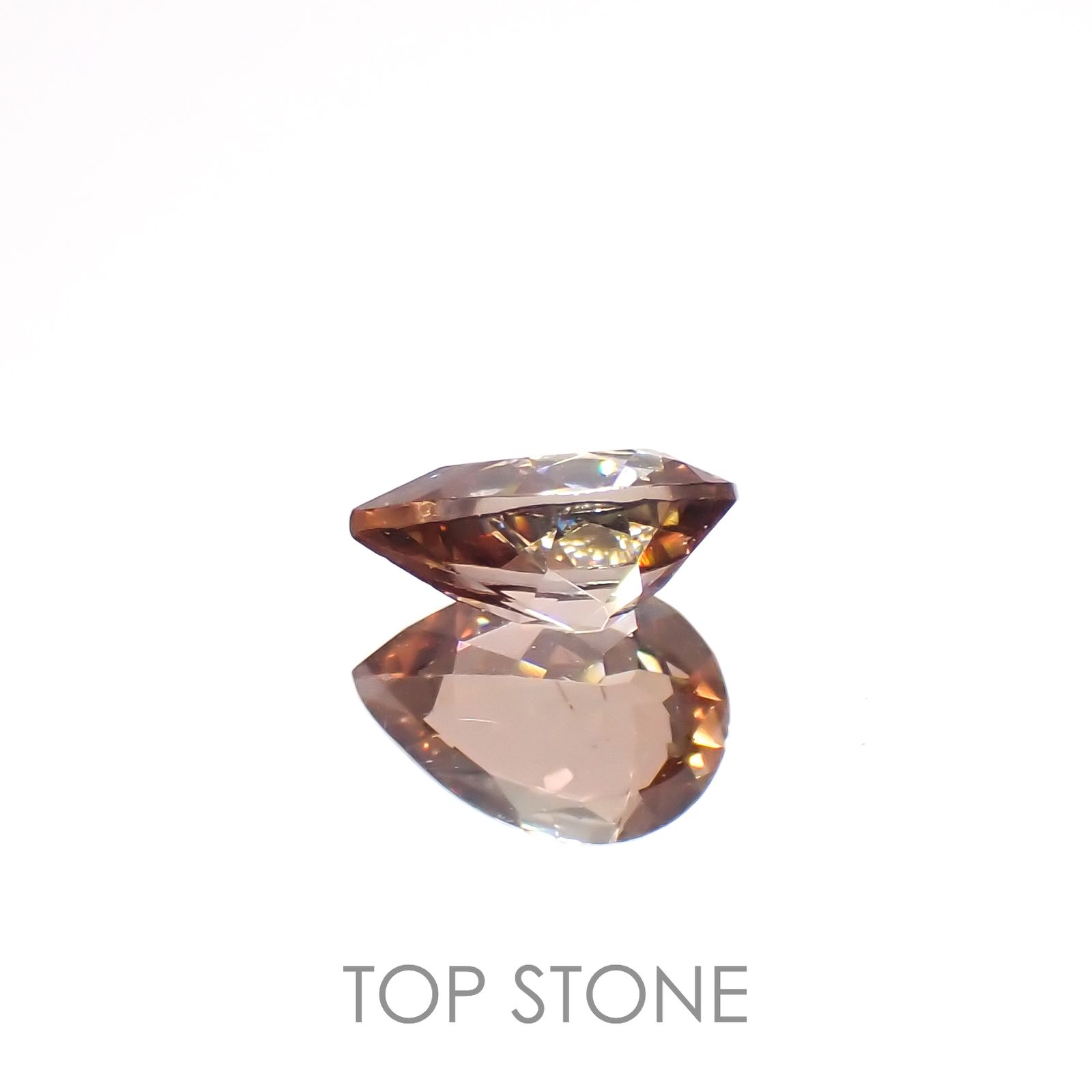 バイカラーアンダリュサイト(宝石名アンダリュサイト)スリランカ/マダガスカル産 0.58ct 識別済[230320832]6.8x4.7mm前後